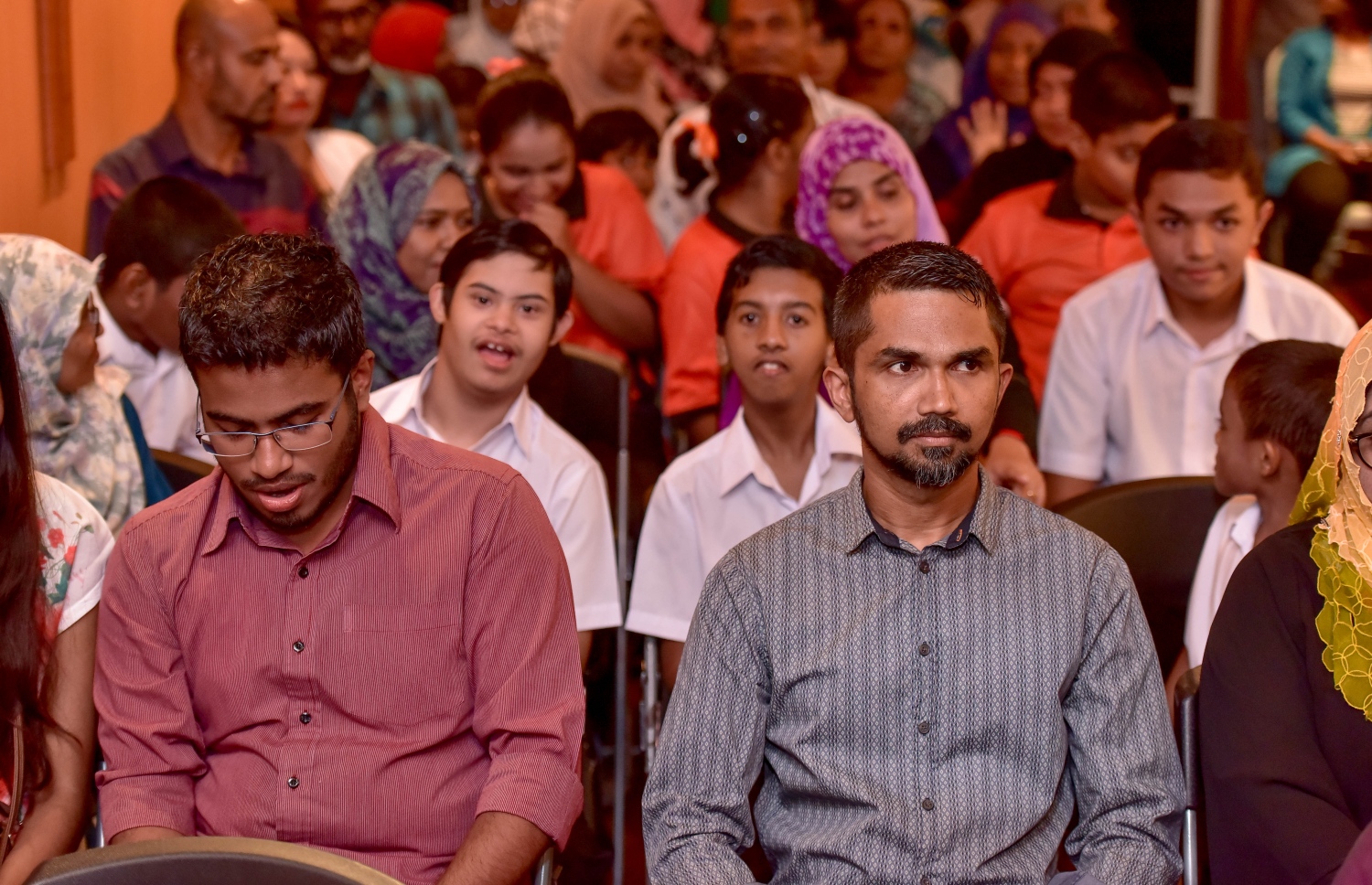 މާލެ: މާޗް 6، 2017: ސެންގެ ކުދިން ތައްޔާރުކޮށްފައިވާ ޑިޒައިނެއް ހިމަނައިގެން ނާޒިޔާ ފަހާފައިވާ ހެދުންތައް ދައްކާލުމަށް ބޭއްވި އިވެންޓުގެ ތެރެއިން-- ފޮޓޯ: ނިޝާން އަލީ/ މިހާރު