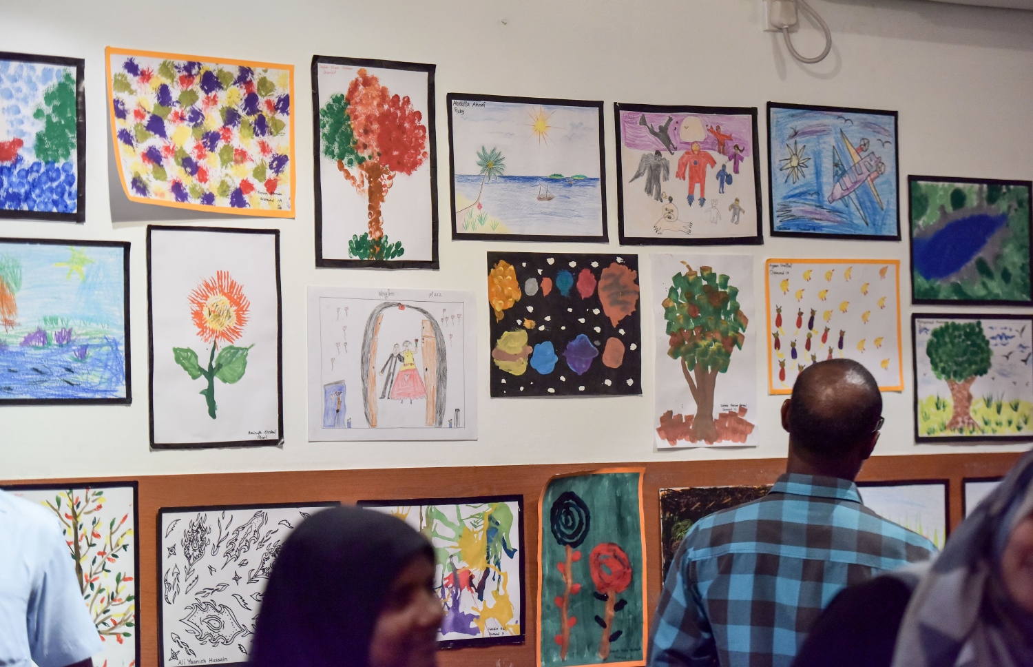 މާލެ: މާޗް 6، 2017: ސެންގެ ކުދިން ތައްޔާރުކޮށްފައިވާ ކުރެހުންތަކެއް-- ފޮޓޯ: ނިޝާން އަލީ/ މިހާރު