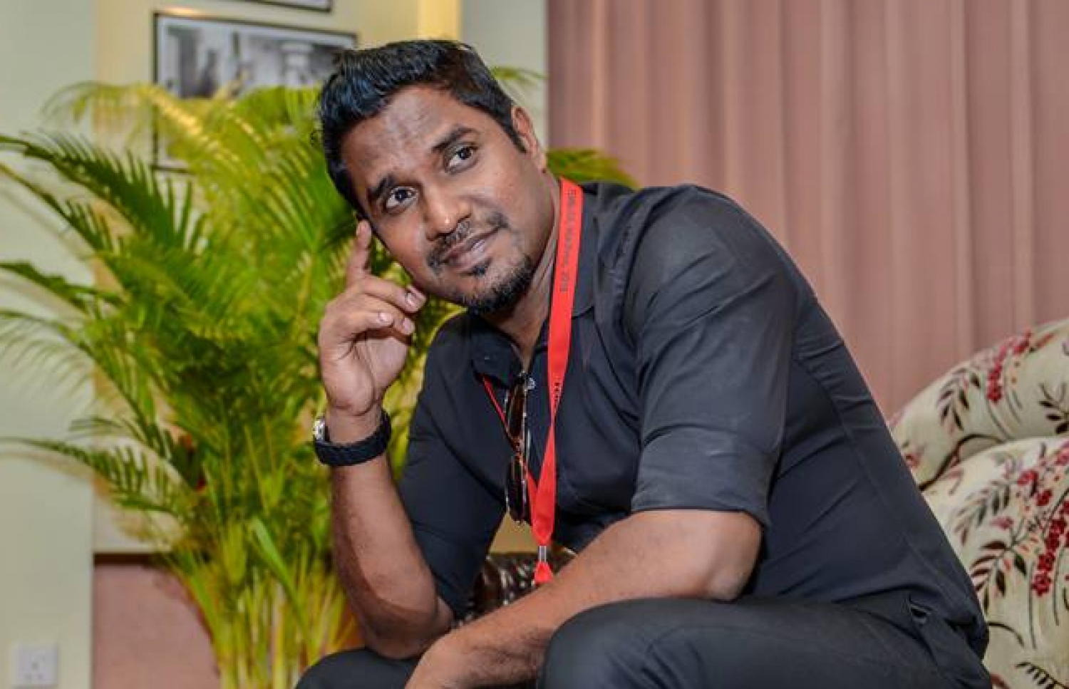 ފައިސަލް: އޭނާ ބުނީ އަމިއްލަ އުފެއްދުންތަކެއް ގެނެސް ދޭން ބޭނުންވާ ކަމަށް.