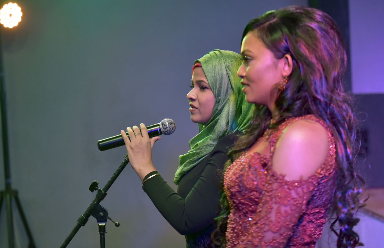 ނަހުލާ އާއި ރިޝްމީ: "ބޮސް" އަކީ ނަހުލާ ޕްރޮޑިއުސްކޮށް، ރިޝްމީ ޑައިރެކްޓް ކުރާ ފިލްމެއް.