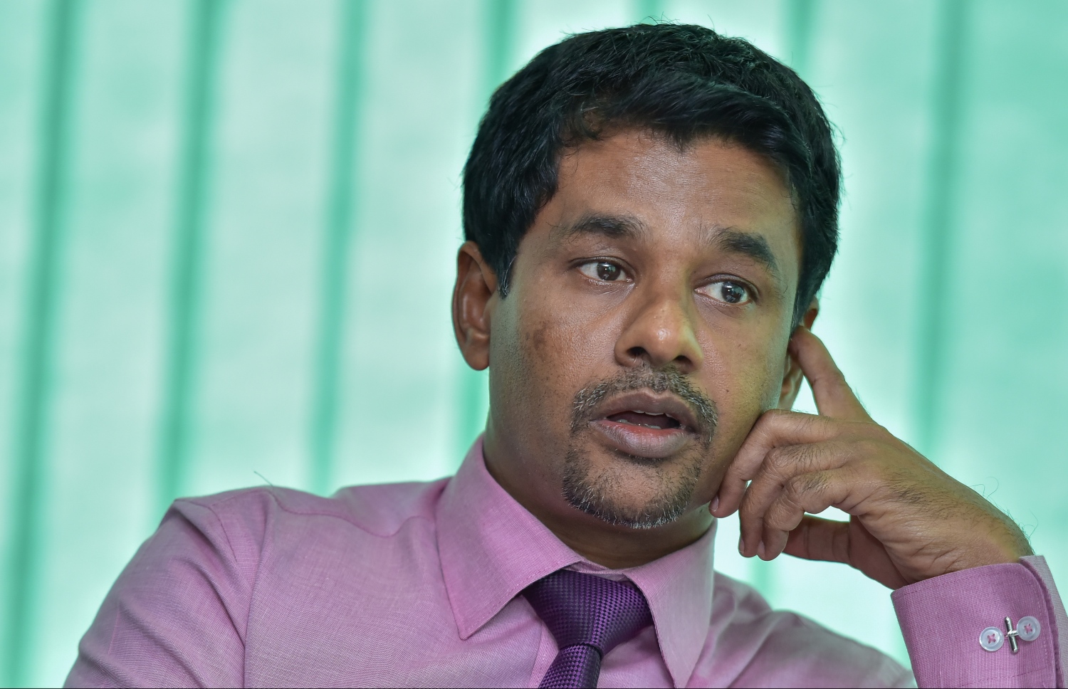 ހެލްތު މިނިސްޓަރު ނާޒިމް އިއްޔެ "މިހާރު" އާ ވާހަކަ ދައްކަވަނީ.---ފޮޓޯ: ނިޝާން އަލީ/މިހާރު