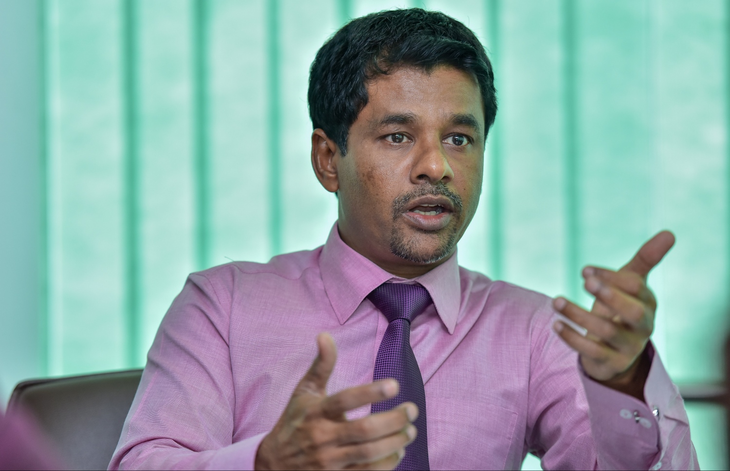 ހެލްތު މިނިސްޓަރު ނާޒިމް "މިހާރު" އާ އިއްޔެ ވާހަކަ ދައްކަވަނީ.---ފޮޓޯ: ހުސެއިން ވަހީދު/މިހާރު