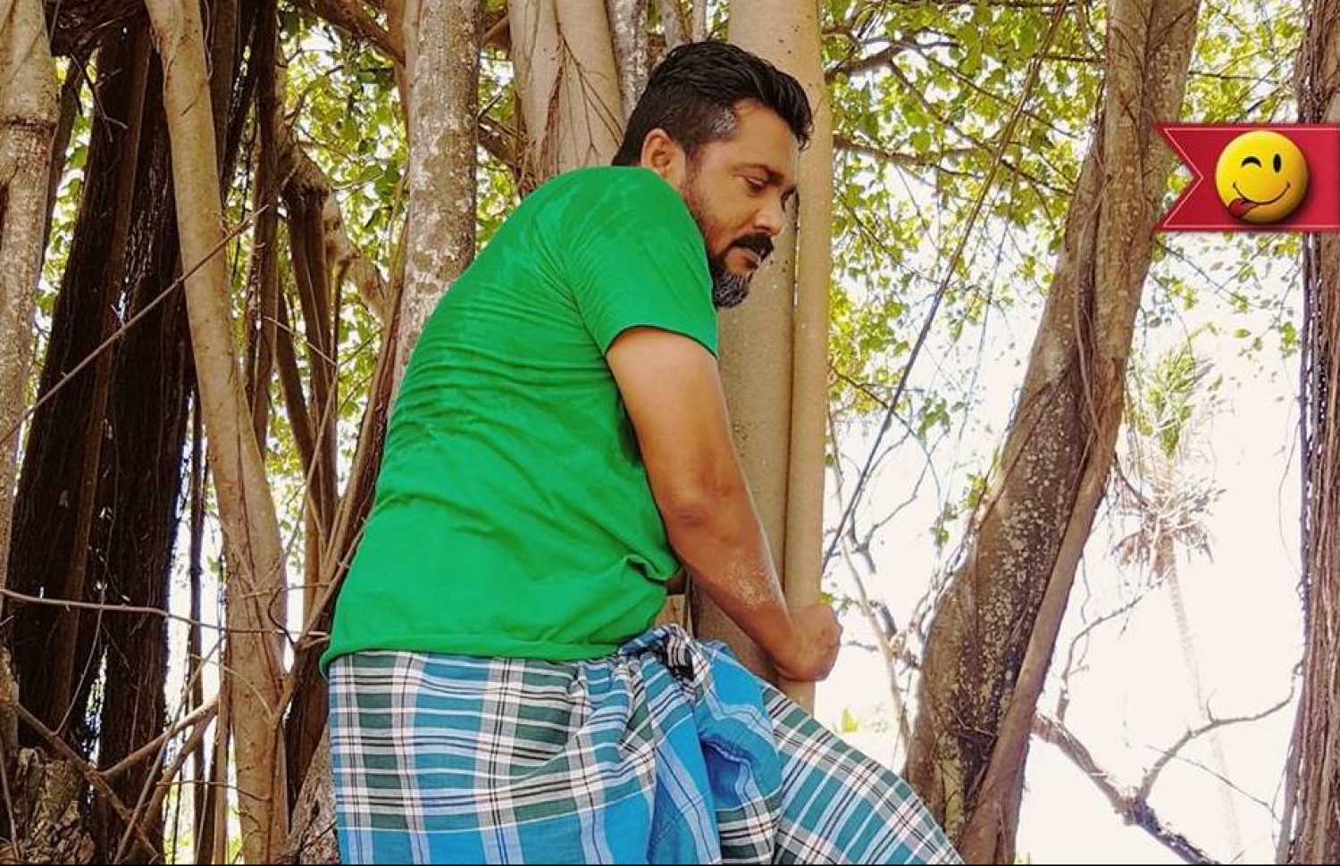 "ނޯޓީ 40" ގެ މަންޒަރެއްގައި މަނިކު.