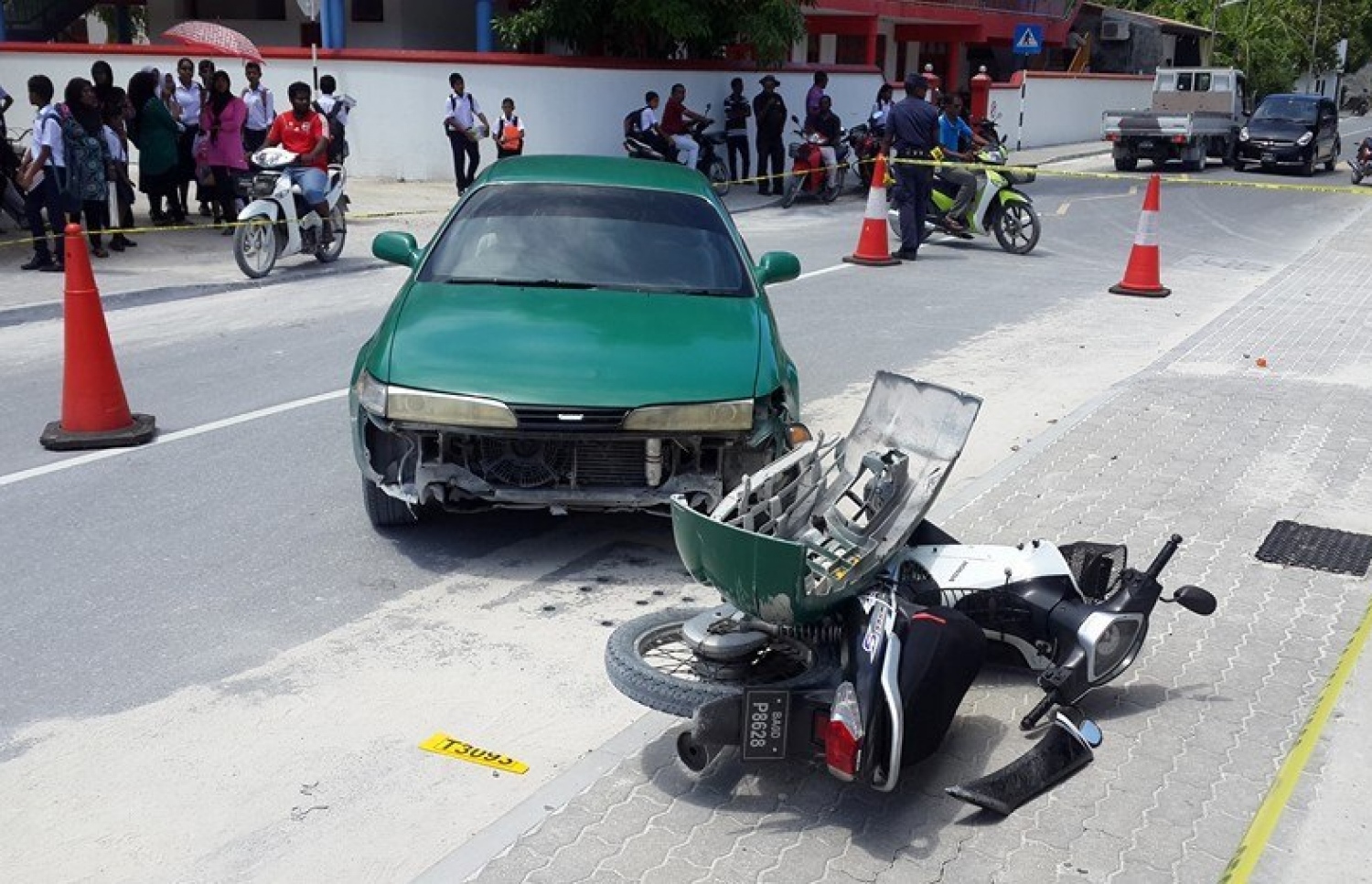 ފޭދޫ ބޮޑު މަގުގައި ހިނގި އެކްސިޑެންޓެއް: އައްޑޫގައި ނުރައްކާތެރި އެކްސިޑެންޓްތައް ހިނގުން ގިނަ.