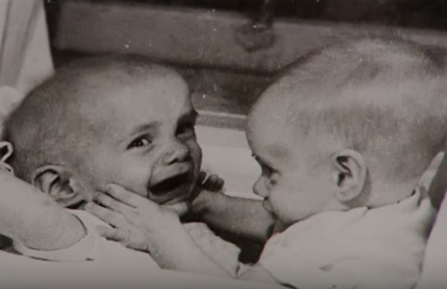 ރޯނީ އާއި ޑޯނީ ކުޑަައިރު: ދުނިޔޭގައި މާ ގިނަ ދުވަހު ނުތިބޭނެކަމަށް ޑޮކްޓަރުން ބުނި