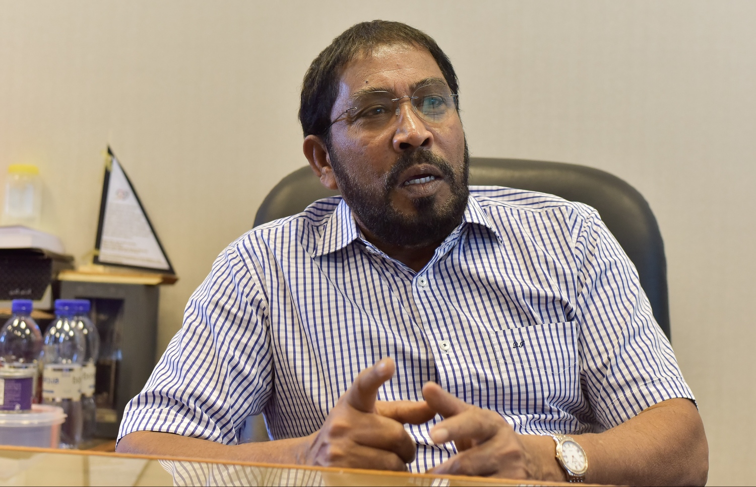 ގާސިމް މިއަދު އިންޓަވިއު ދެއްވަނީ -- ފޮޓޯ: ނިޝާން އަލީ/ މިހާރު