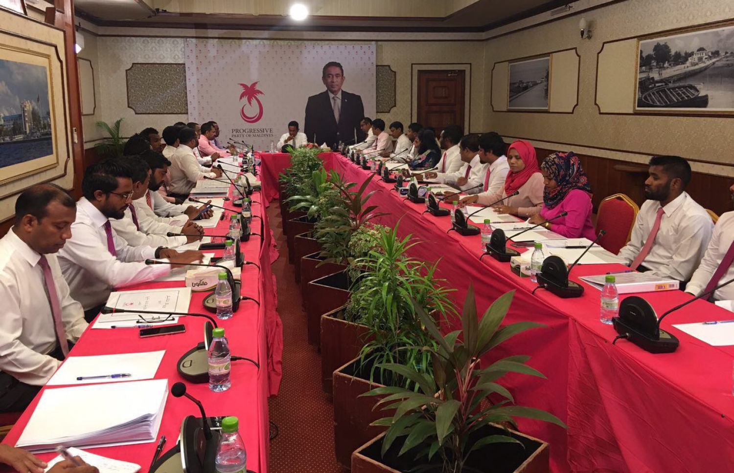 ޕީޕީއެމް ކައުންސިލްގެ ކުއްލި ބައްދަލުވުން ކުރިއަށް ގެންދަނީ. --ފޮޓޯ: ސޯޝަލް މީޑިއާ