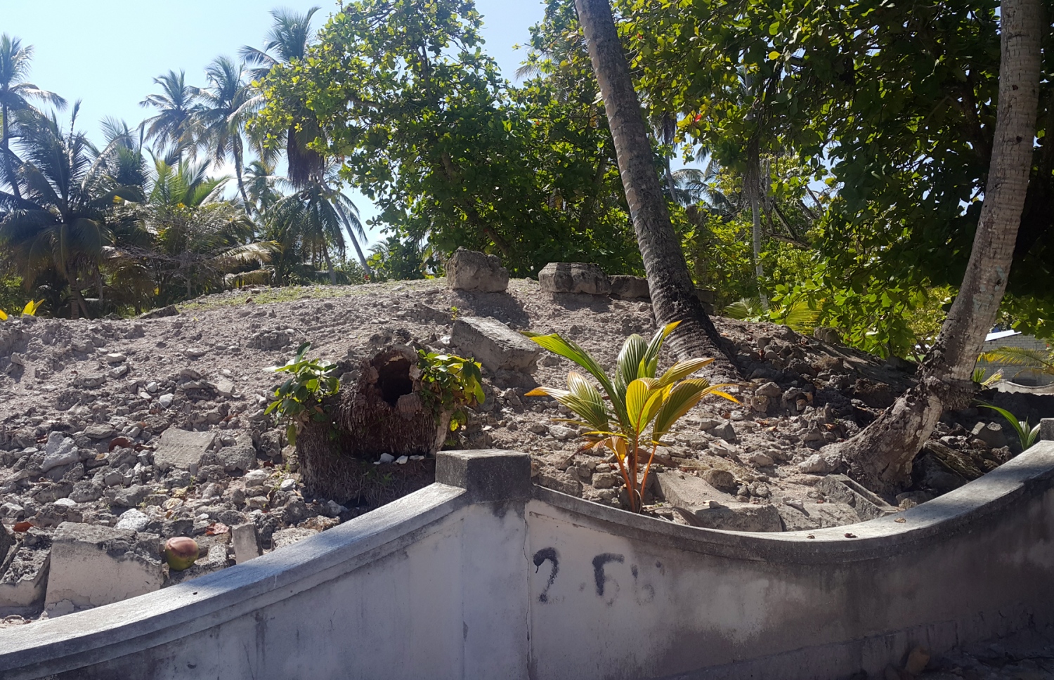 ފ. ނިލަންދޫ ފޯއްމަތި ސަރަހައްދާއި އެ ސަރަހައްދުގެ ވަށައިގެން ރާނާފައިވާ ފާރު. --ފޮޓޯ އަހްމަދު އަބްދުﷲ ސައީދު