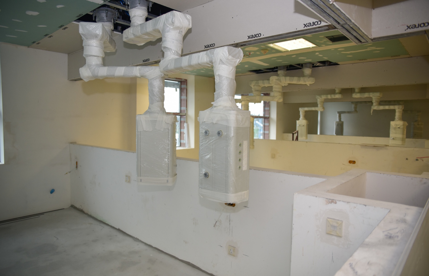 ހުޅުމާލެ: އޭޕްރީލް 2، 2017- ޓްރީ ޓޮޕް އިންވެސްޓްމަންޓުން ހުޅުމާލޭގައި އިމާރާތް ކުރަމުން އަންނަ ޓްރީ ޓޮޕް ހޮސްޕިޓަލް: މިތަނުގައި މިހާރު ކުރަނީ އިމާރާތް ނިންމުމުގެ އެންމެ ފަހުގެ މަސައްކަތްތައް.---މިހާރު ފޮޓޯ: ހުސެއިން ވަހީދު