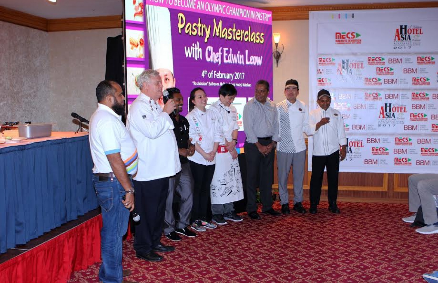 މެކްސްއިން އިންތިޒާމްކުރި ޕޭސްޓްރީ މާސްޓަ ކްލާސްގެ ބައިވެރިން: ހޮންކޮންގް ފެއާގައި ދިވެހި ތިން ޝެފަކު ބައިވެރިކުރަން ވަނީ ނިންމާފައި. ފޮޓޯ: މެކްސް