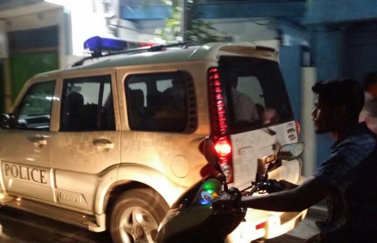 ގާސިމް ދެންމެ ހައްޔަރުކޮށްގެން ގެންދަނީ.---މިހާރު ފޮޓޯ