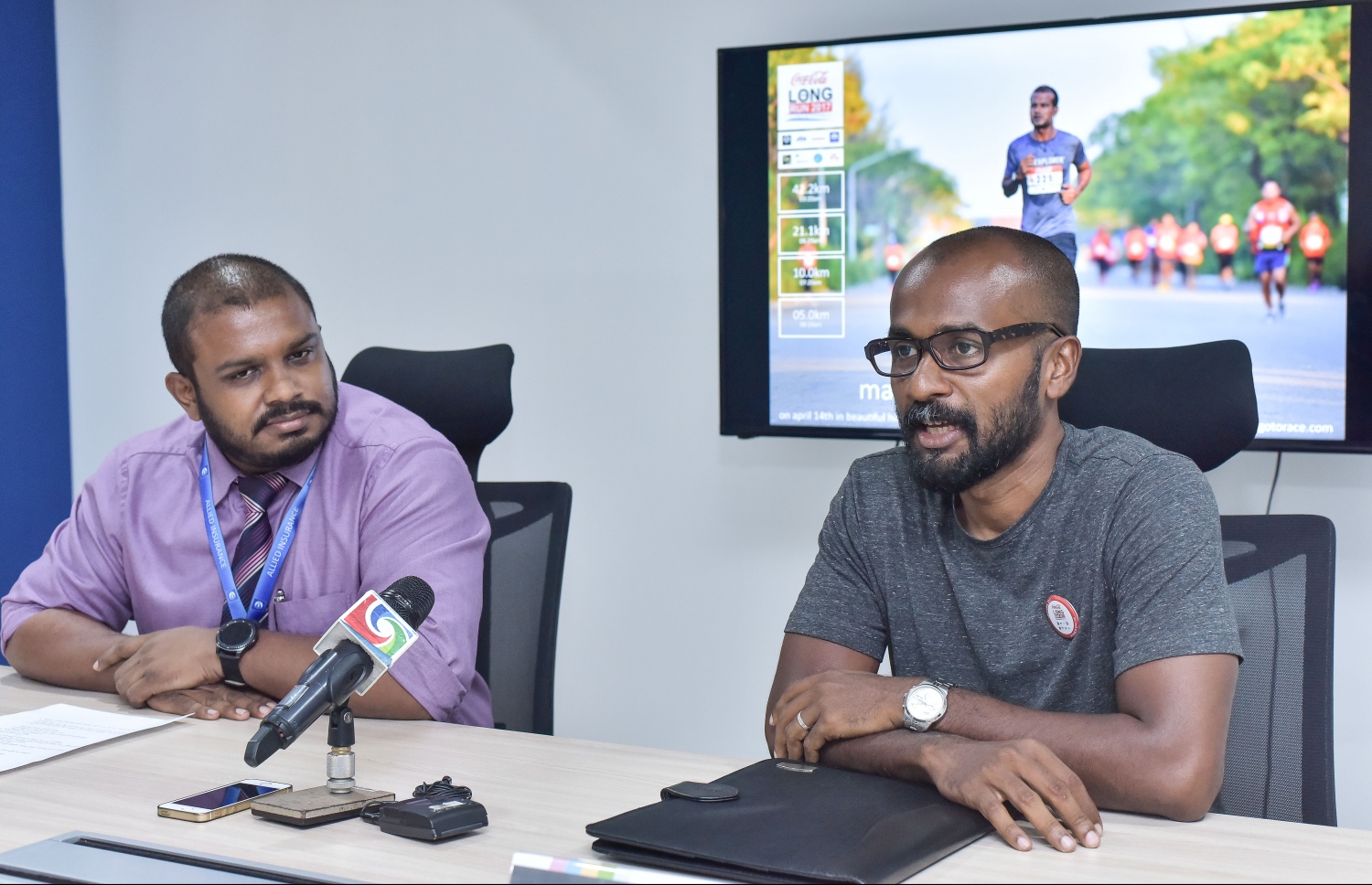 ޓީއެފްޖީގެ ދުވުމާ ބެހޭ ގޮތުން އެ ކުންފުނީގެ ސީއީއޯ ހުސެއިން ޒިނާން ނޫސްވެރިންނާ ވާހަކަދައްކަވަނީ. ފޮޓޯ: ނިޝާން އަލީ /މިހާރު