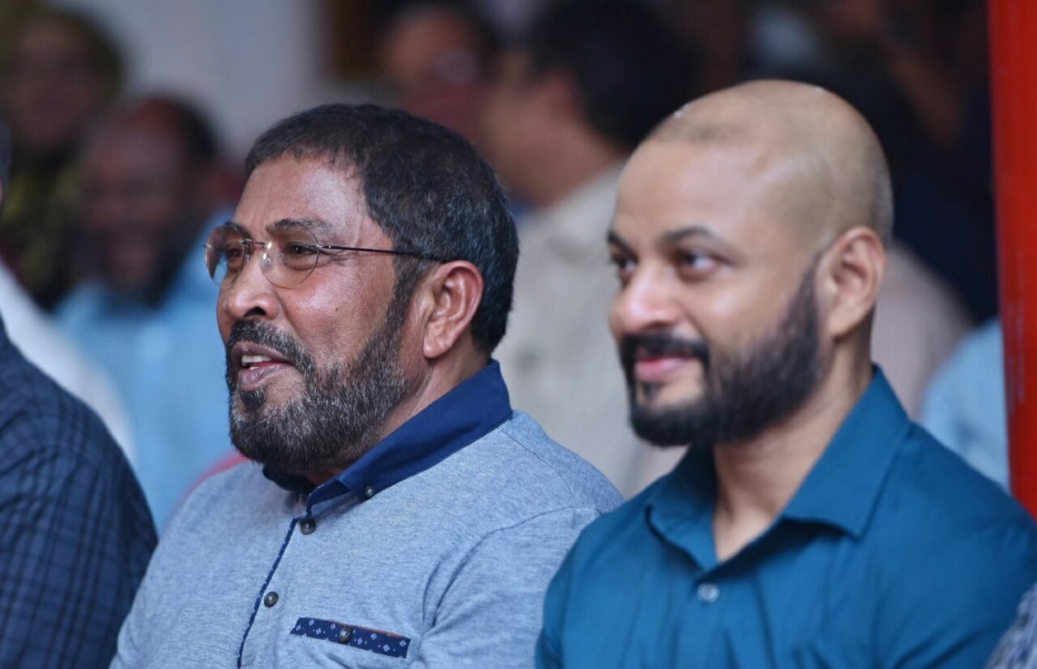 އިދިކޮޅު ފަރާތްތަކުން ކުނޫޒްގައި މިރޭ ބޭއްވި ޖަލްސާގައި ގާސިމާއި ދިއްގަރު ދާއިރާގެ މެމްބަރު އަހުމަދު ފާރިސް މައުމޫން ބައިވެރިވެވަޑައިގަންނަވަނީ.---މިހާރު ފޮޓޯ: ހުސެއިން ވަހީދު