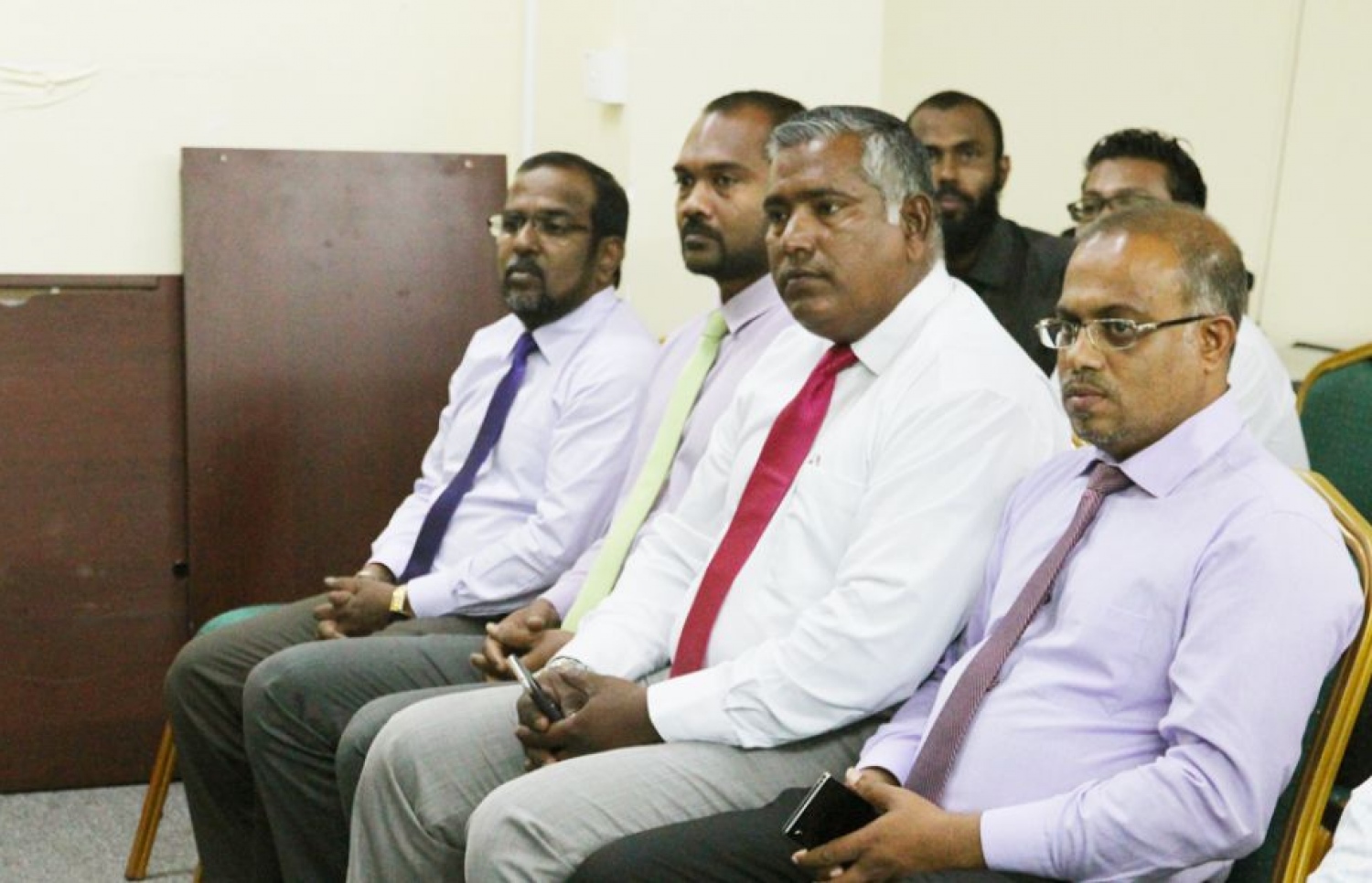 އެލްޖީއޭގެ ބޯޑުގެ މެމްބަރުންތަކެއް ބައްދަލުވުމެއްގައި: އެލްޖީއޭގެ މުޅި ބޯޑު ރައީސުލްޖުމްހޫރިއްޔާ އައްޔަން ކުރައްވަން ޖެހޭ ގޮތަށް ގާނޫނު ވަނީ އިސްލާހު ކޮށްފައި.---ފޮޓޯ: އެލްޖީއޭ