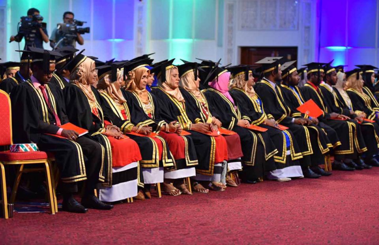 މާލެ: އޭޕްރީލް 16، 2017- އެމްއެންޔޫގެ ދަރިވަރުން ދަސްވެނިވުމުގެ ހަފުލާގެ ތެރެއިން.---ފޮޓޯ: އެމްއެންޔޫ ފޭސްބުކް ޕޭޖް