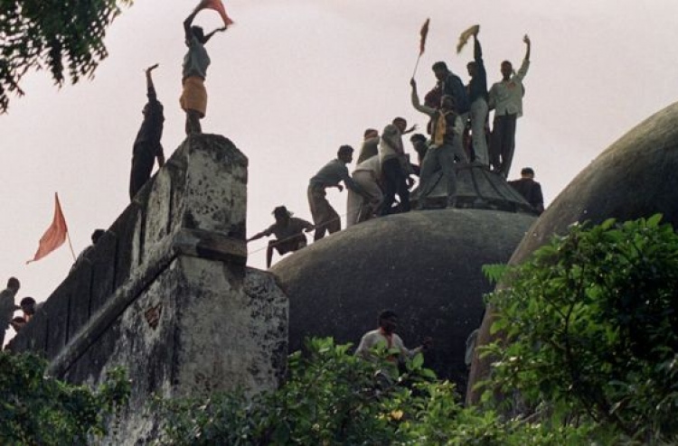 Babri Miskiy thalhaalaafai elhi falhlheegai bodu hiyaanaatheh