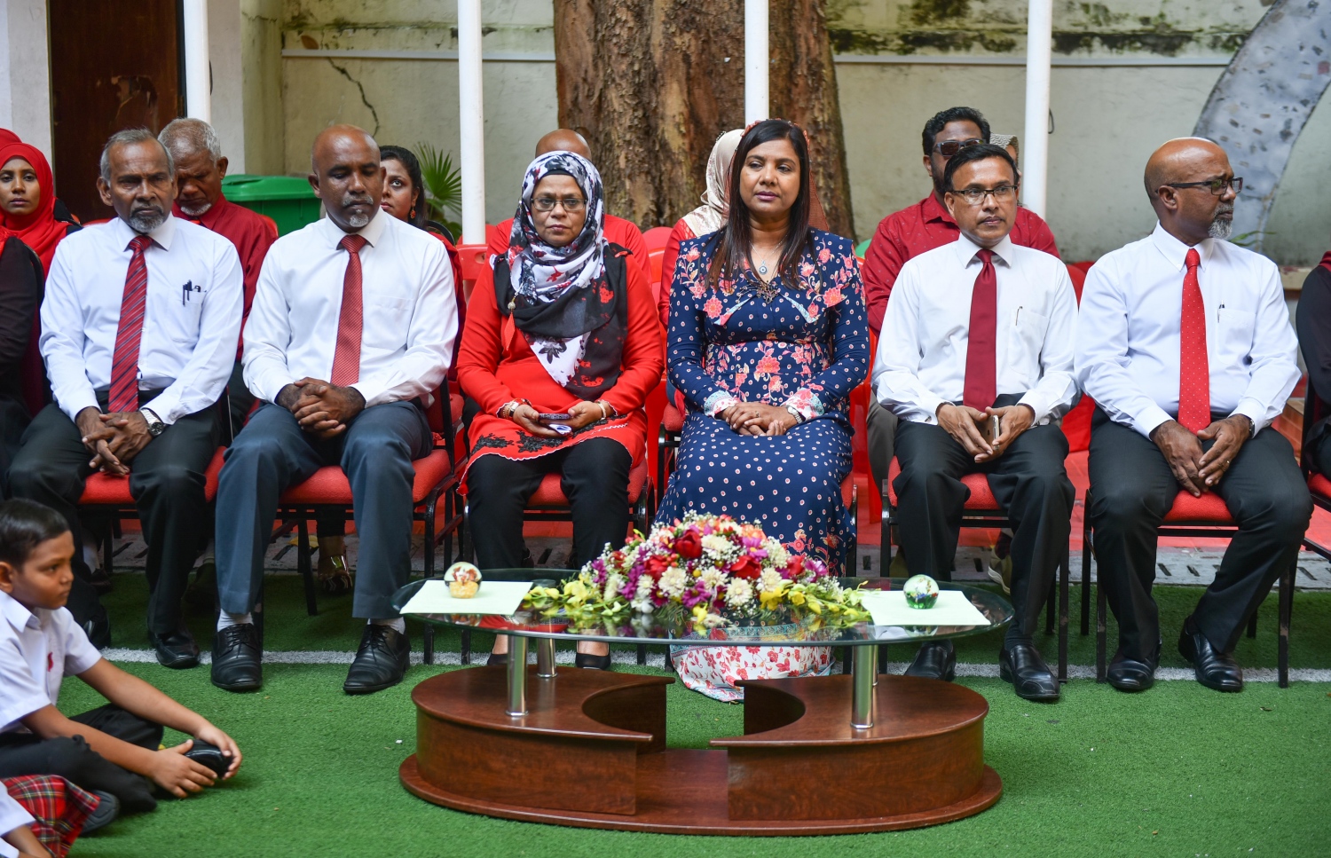 މާލެ: އޭޕްރީލް 20، 2017- މަޖީދިއްޔާ ސްކޫލަށް 90 އަހަރު ފުރުން ފާހަގަކުރުމުގެ ގޮތުން އެ ސުކޫލުގައި ބޭއްވި ޚާއްސަ އެސެމްބްލީގެ ތެރެއިން.---މިހާރު ފޮޓޯ: ހުސެއިން ވަހީދު