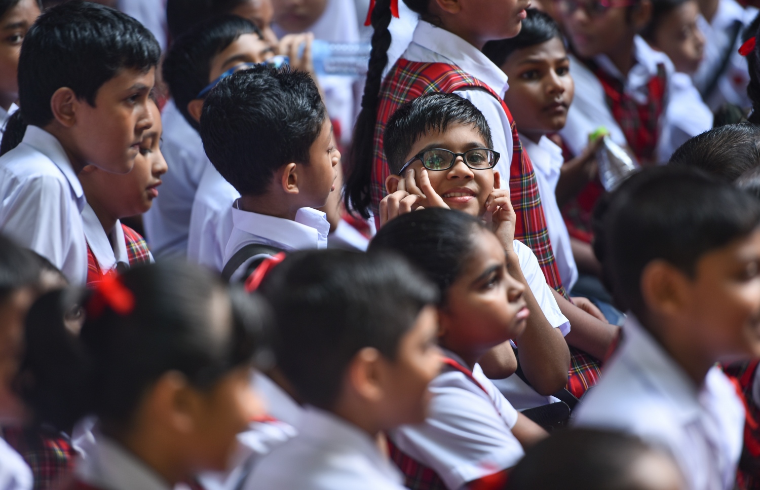 މާލެ: އޭޕްރީލް 20، 2017- މަޖީދިއްޔާ ސްކޫލަށް 90 އަހަރު ފުރުން ފާހަގަކުރުމުގެ ގޮތުން އެ ސުކޫލުގައި ބޭއްވި ޚާއްސަ އެސެމްބްލީގެ ތެރެއިން.---މިހާރު ފޮޓޯ: ހުސެއިން ވަހީދު