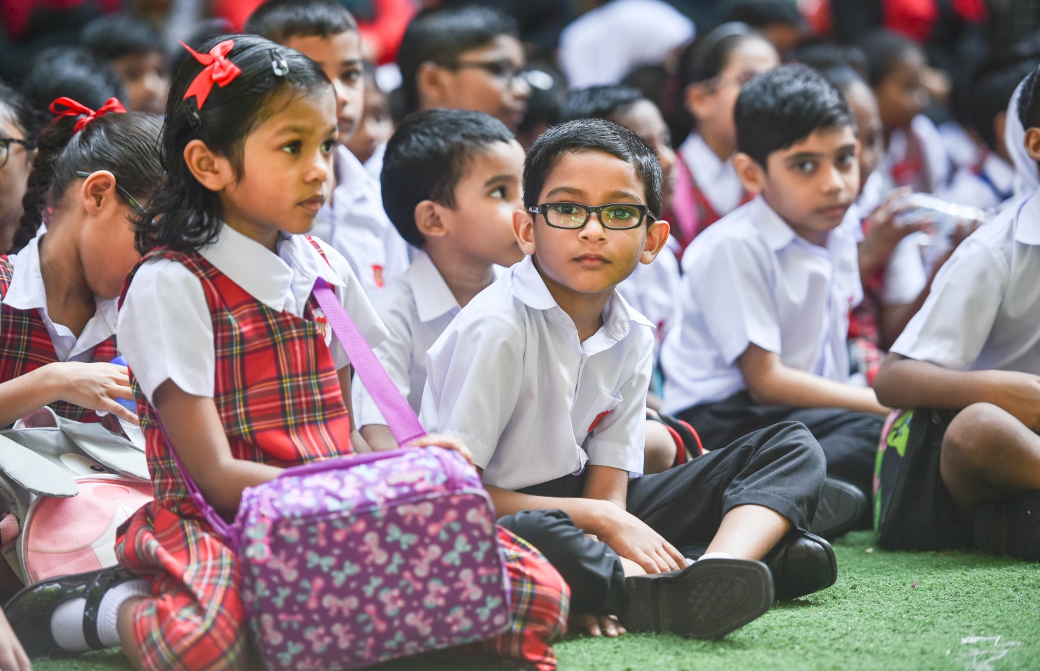 މާލެ: އޭޕްރީލް 20، 2017- މަޖީދިއްޔާ ސްކޫލަށް 90 އަހަރު ފުރުން ފާހަގަކުރުމުގެ ގޮތުން އެ ސުކޫލުގައި ބޭއްވި ޚާއްސަ އެސެމްބްލީގެ ތެރެއިން.---މިހާރު ފޮޓޯ: ހުސެއިން ވަހީދު