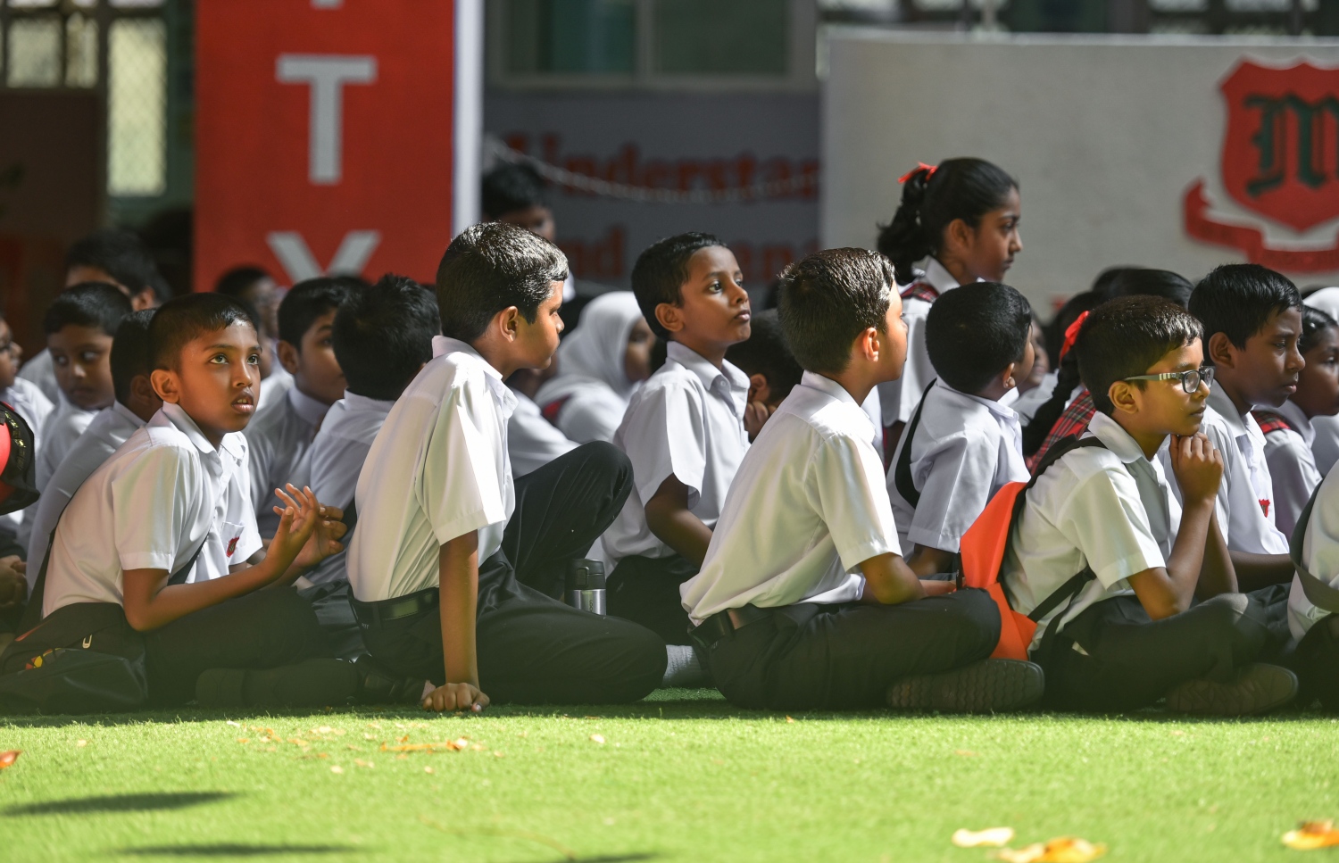 މާލެ: އޭޕްރީލް 20، 2017- މަޖީދިއްޔާ ސްކޫލަށް 90 އަހަރު ފުރުން ފާހަގަކުރުމުގެ ގޮތުން އެ ސުކޫލުގައި ބޭއްވި ޚާއްސަ އެސެމްބްލީގެ ތެރެއިން.---މިހާރު ފޮޓޯ: ހުސެއިން ވަހީދު