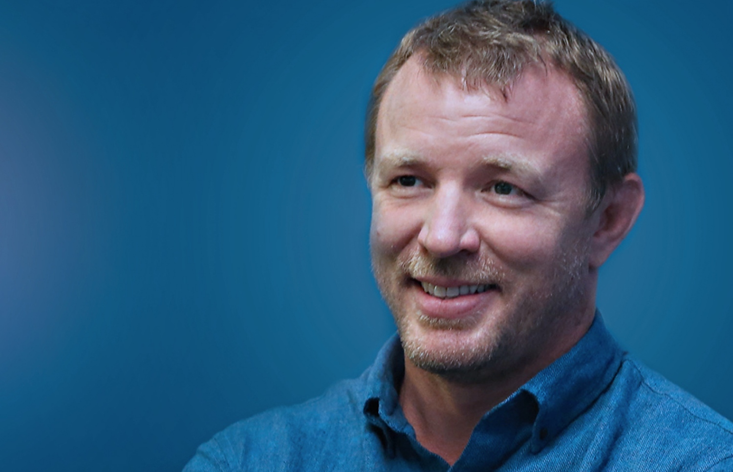 ގައި ރިޗީ: "އަލައްދިން" ޑައިރެކްޓް ކުރާނީ އޭނަ.