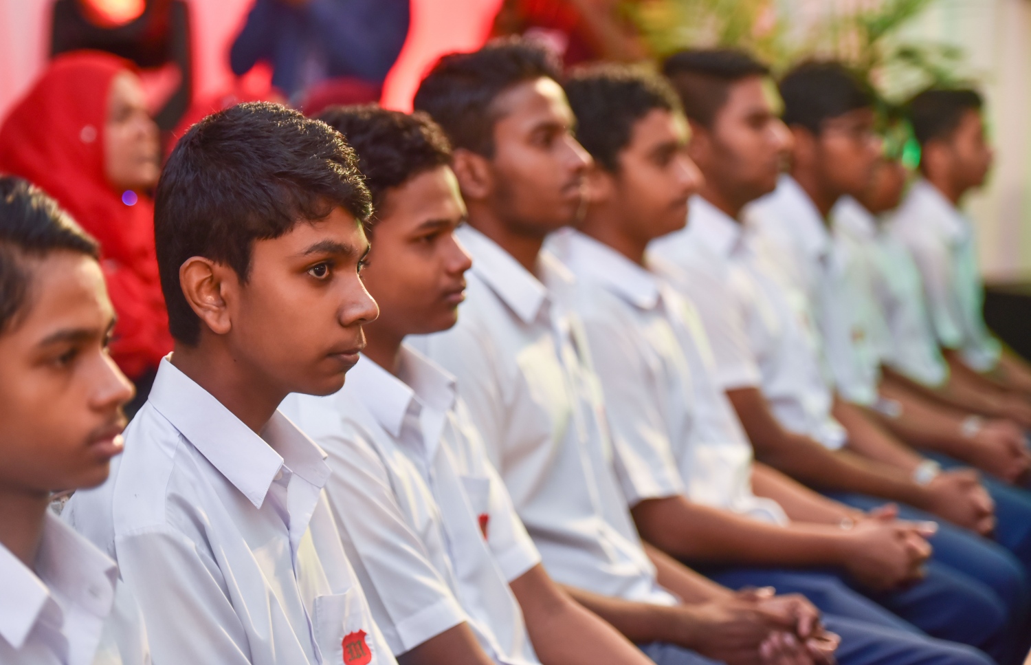 މާލެ: އޭޕްރީލް 20، 2017- މަޖީދިއްޔާ ސްކޫލަށް 90 އަހަރު ފުރުން ފާހަގަކުރުމުގެ ގޮތުން ދަރުބާރުގޭގައި ބޭއްވި ޚާއްސަ ޖަލްސާގައި އެ ސްކޫލުގެ ކުދިން ބައިވެރިވަނީ.---މިހާރު ފޮޓޯ: ހުސެއިން ވަހީދު