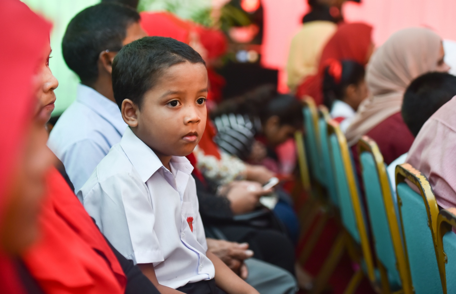 މާލެ: އޭޕްރީލް 20، 2017- މަޖީދިއްޔާ ސްކޫލަށް 90 އަހަރު ފުރުން ފާހަގަކުރުމުގެ ގޮތުން ދަރުބާރުގޭގައި ބޭއްވި ޚާއްސަ ޖަލްސާގެ ތެރެއިން.---މިހާރު ފޮޓޯ: ހުސެއިން ވަހީދު