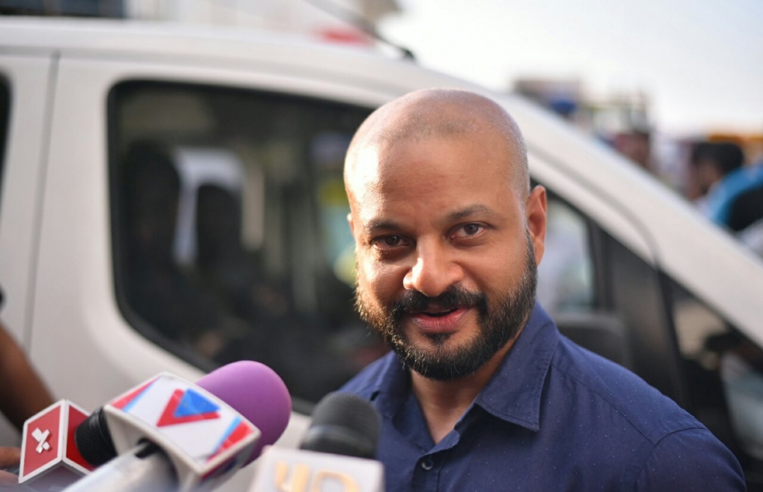 ފާރިސް މައުމޫން ނޫސްވެރިންނާ ވާހަކަ ދައްކަވަނީ