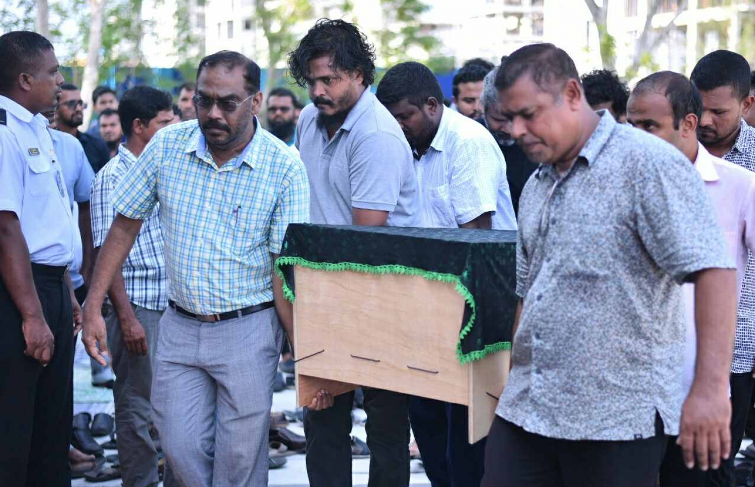 ޔާމީން ރަޝީދުގެ ޖަނާޒާ ބާއްވަނީ. -- ފޮޓޯ/މިހާރު