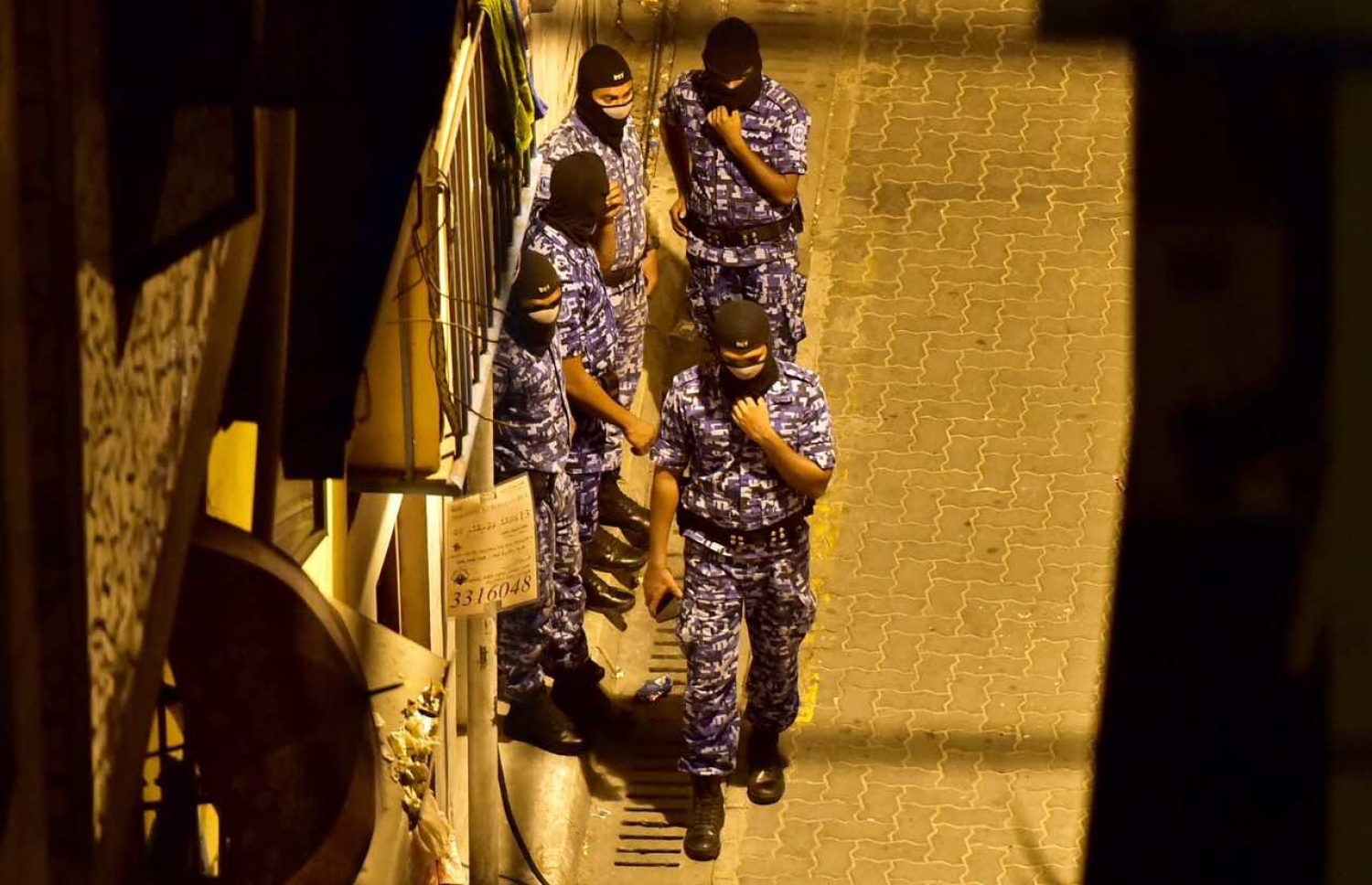 ބޮން ހަދަން އުޅުނު މީހުން ހައްޔަރުކޮށް ފާސްކުރުމުގެ މަސައްކަތް ފުލުހުން ކުރަނީ.