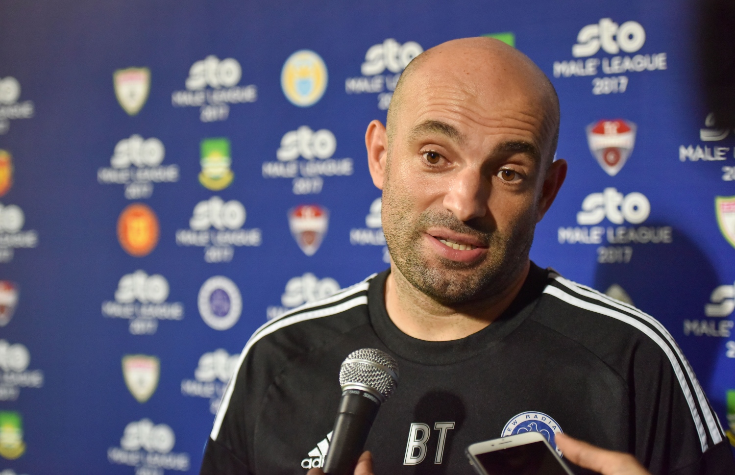 ނިއުގެ ކޯޗު ޓަވަރޭސް: މެޗު ފަސޭހަނުކޮށްލާނެ ކަމަށް ވަނީ ބުނެފައި.-- ފޮޓޯ: ނިޝާން އަލީ/ މިހާރު