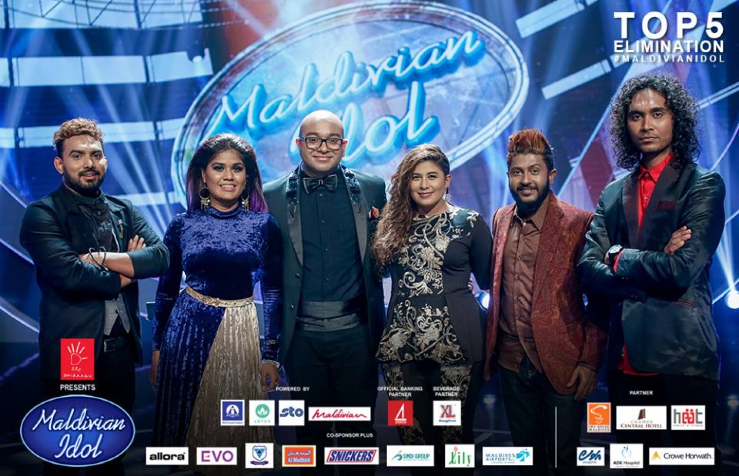 މޯލްޑިވިއަން އައިޑޮލް 2 ގެ ރޭގެ ޝޯގައި މެހުމާނެއްގެ ގޮތުން ބައިވެރިވި ޑރ. ޝަމްރާހް ޖަޖުންނާއި ހޯސްޓުންނާ އެކު.