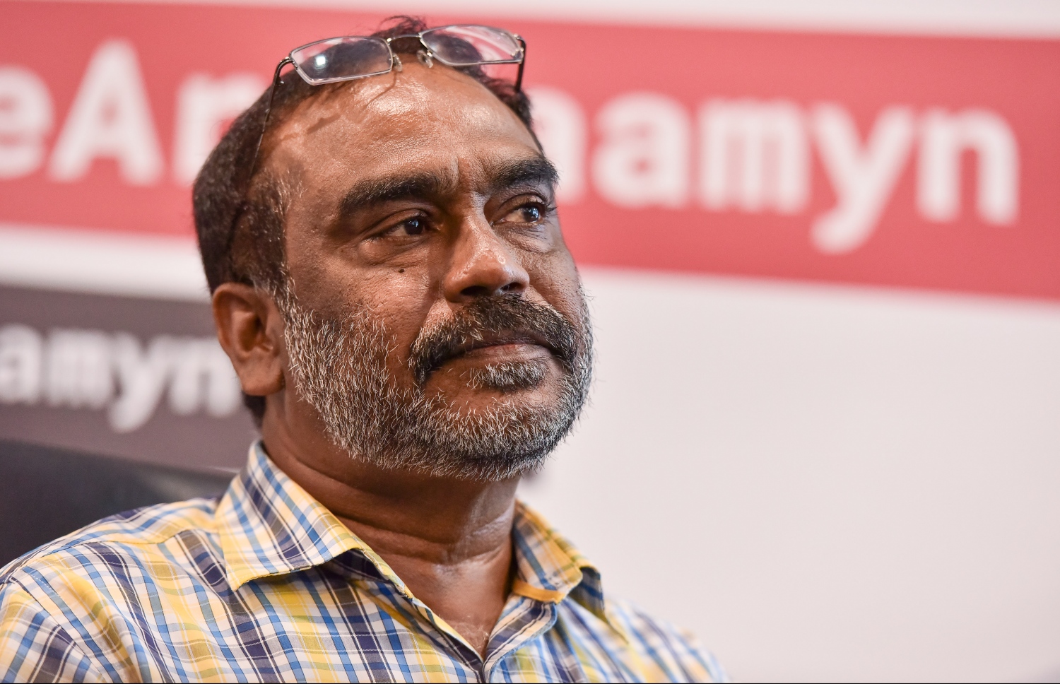 ރަޝީދު ނޫސްވެރިންނާ ވާހަކަ ދައްކަނީ: ފުލުހުން އޭނާއާ މުހާތަބު ކުރީ ހުތުރުކޮށް ކަމަށް ސުއޫދު ވިދާޅުވި-- ނިޝާން އަލީ/ މިހާރު