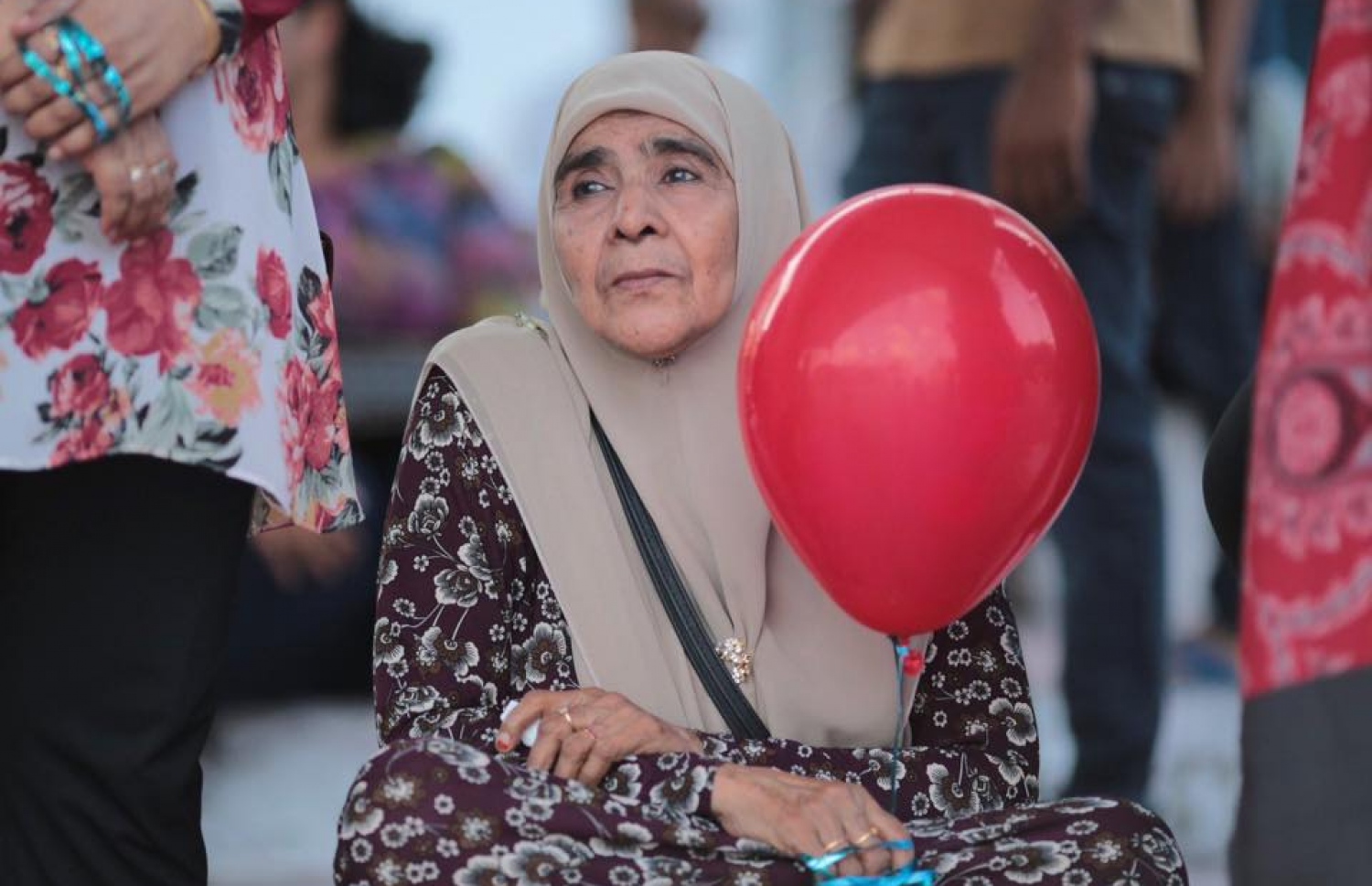 ޔާމީންގެ ހަނދާން އާކުރުމުގެ ގޮތުން ބޭއްވި ހަރަކާތެއްގައި، ރިލްވާންގެ މަންމަ ބައިވެރިވަނީ: ޔާމީން މަރާލުމުން ކެއްތެރިކަން ކޮޅުންލައިފައިވާ ކަމަށް ބުނި-- ފޮޓޯ/ ސޯޝަލް މީޑިއާ