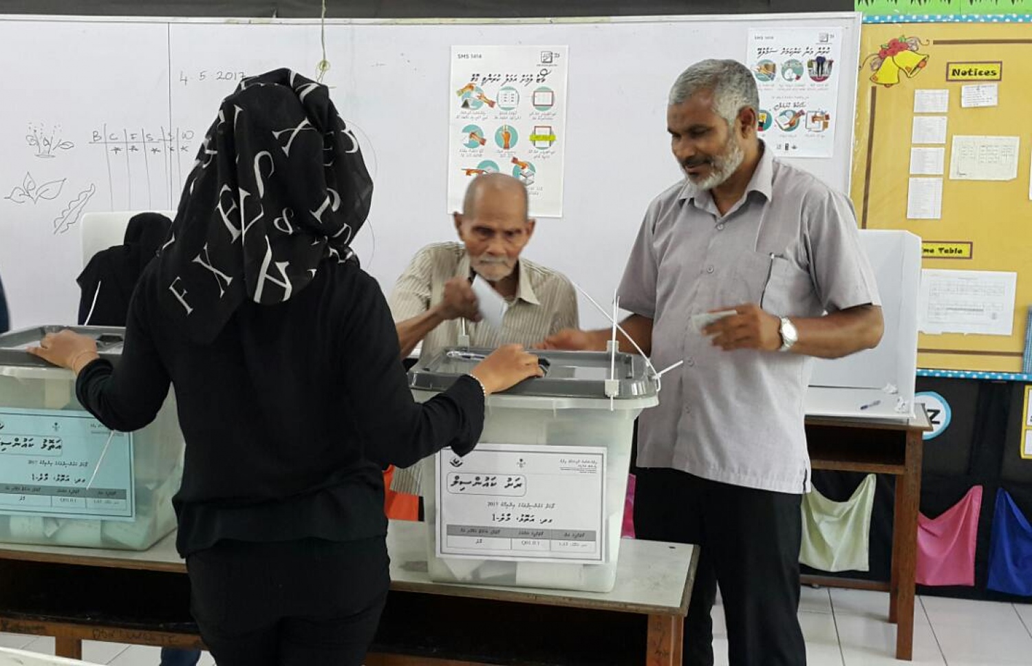 ކައުންސިލް އިންތިހާބުގައި މީހަކު މިއަދު ވޯޓު ލަނީ -- ފޮޓޯ: އަހުމަދު އަބްދުﷲ ސައީދު