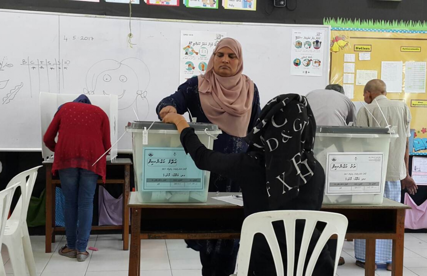 ލޯކަލް އިންތިހާބުގައި މާލޭގައި މީހަކު މިއަދު ވޯޓު ލަނީ -- ފޮޓޯ: އަހުމަދު އަބްދުﷲ ސައީދު