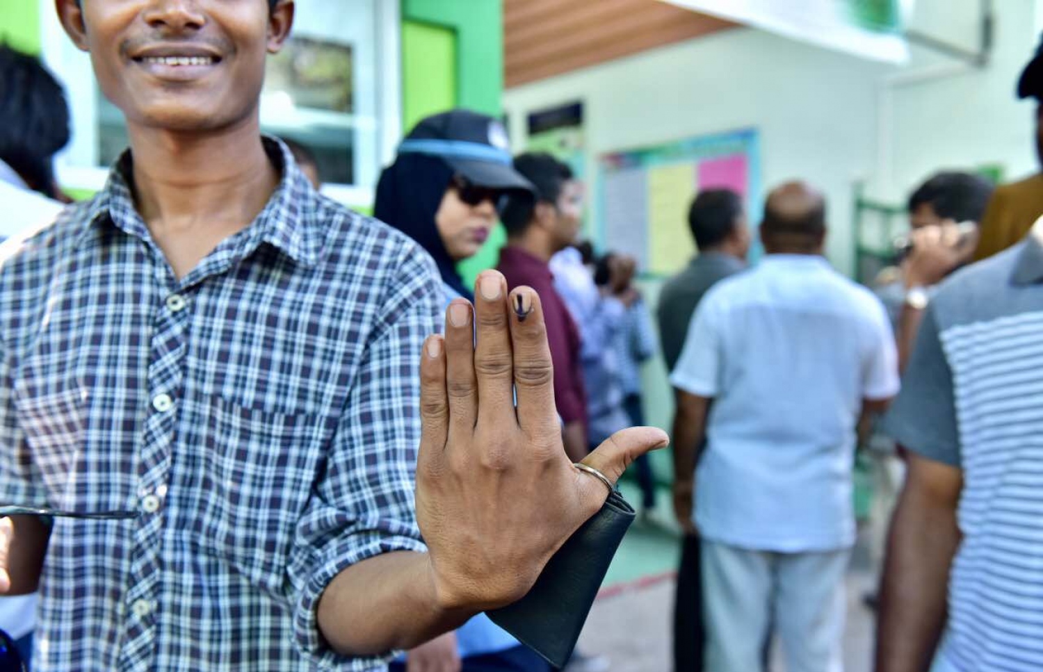 ލޯކަލް އިންތިޚާބުގެ ވޯޓުލުން