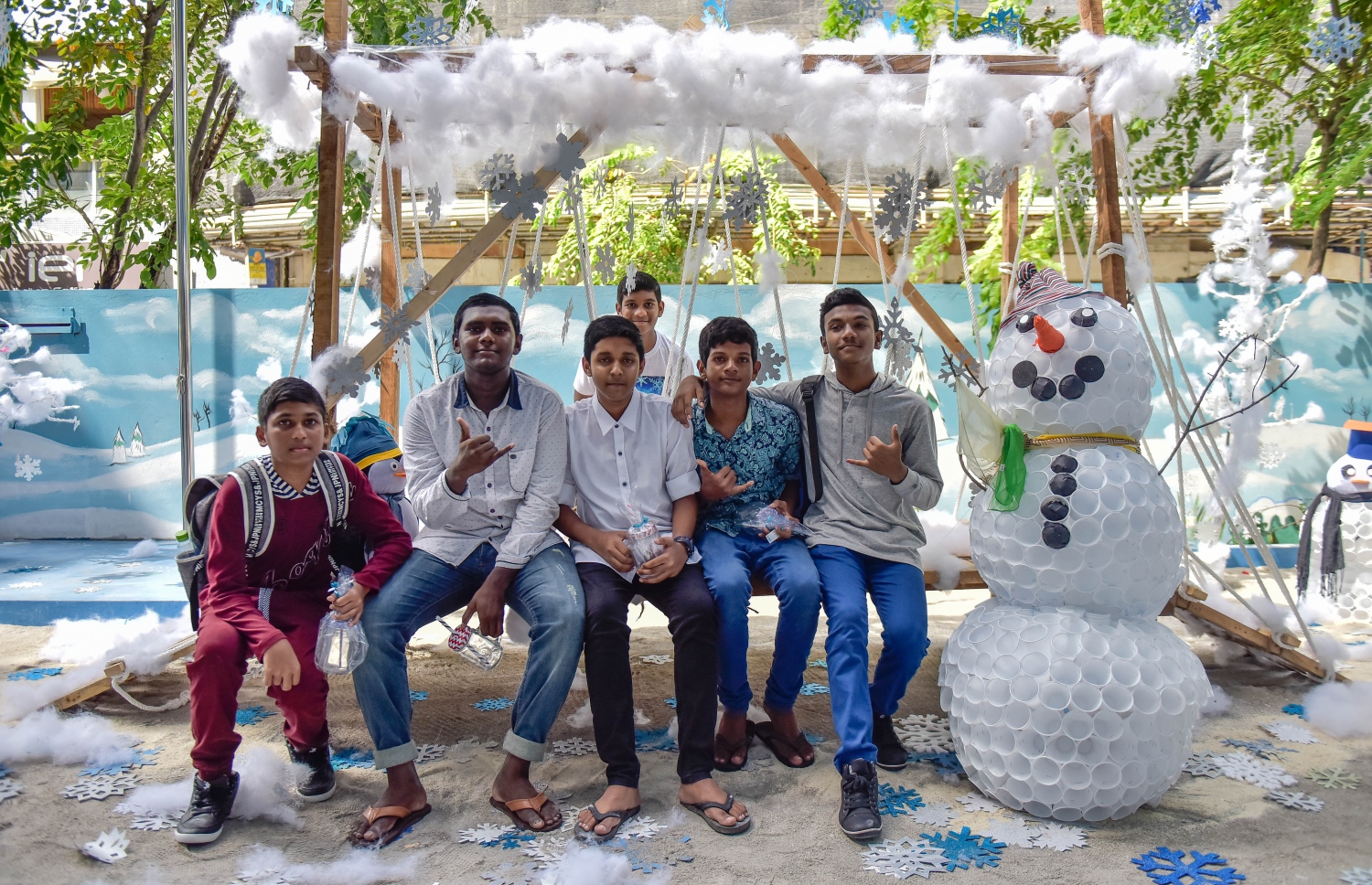 މާލެ: މެއި 10، 2017: ދަރުމަވަންތަ ސްކޫލުގައި ކުޑަކުދިންގެ ދުވަސް ފާހަގަ ކުރުމުގު ގޮތުން މިއަދު ހިންގި ބެއެއް ހަރަކާތްތައް --. ފޮޓޯ:ނިޝާން އަލީ/މިހާރު