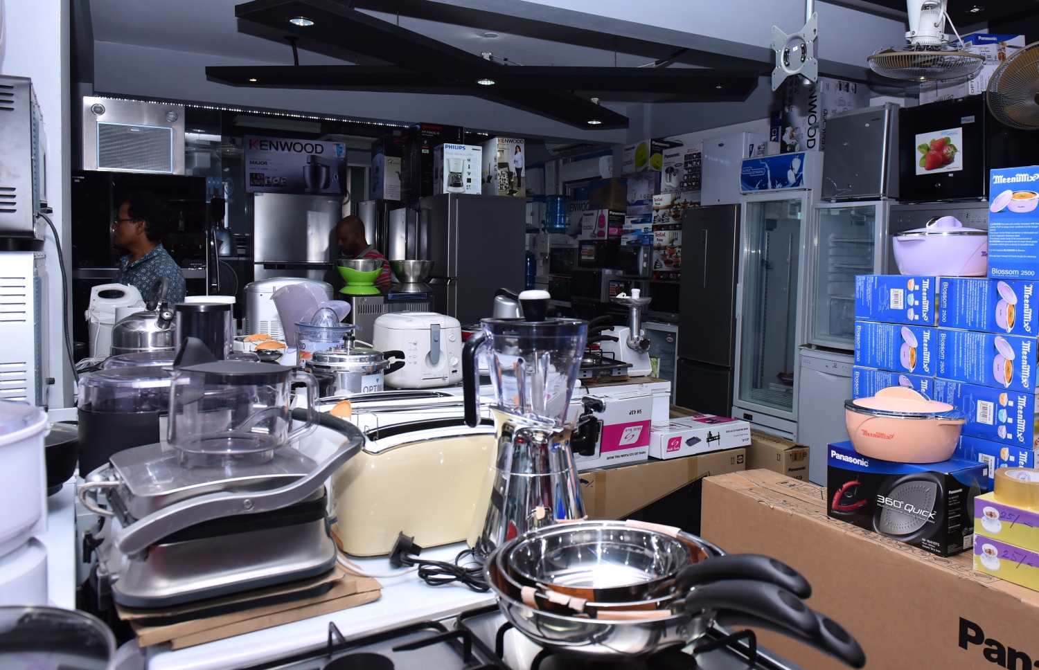 އޭޖޭއީ އަކީ އަގުހެޔޮކޮށް ބަދިގޭ ހުރިހާ ސާމާނެއް އެއްތަނަކުން ގަންނަން އެންމެ ރަނގަޅު އެއް ފިހާރައެވެ.