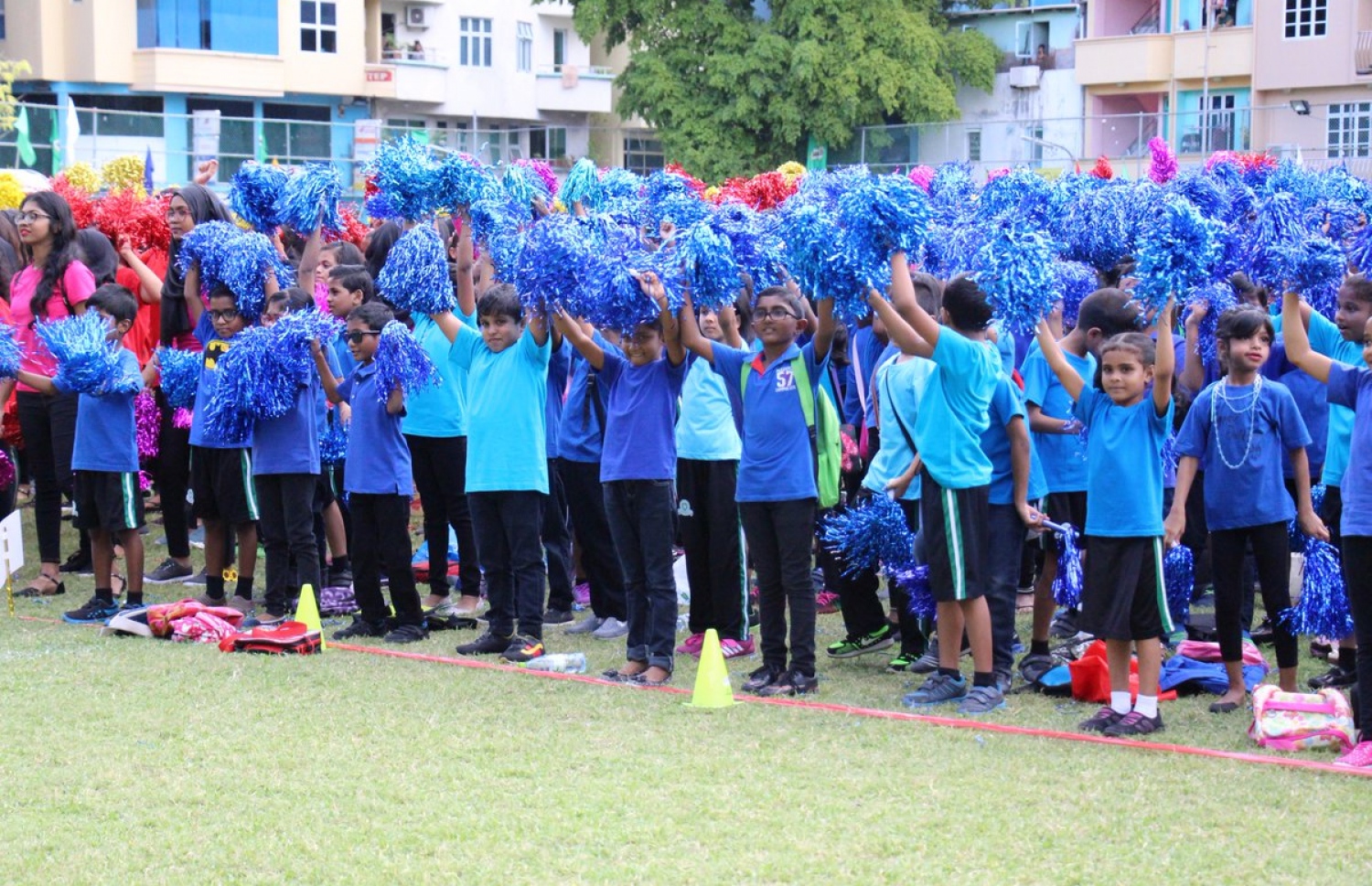 ކުޑަކުދިންގެ ދުވަސް ފާހަގަކުރަން އަމީނިއްޔާ ސްކޫލުން ހެންވޭރު ދަނޑުގައި ބޭއްވި ހަރަކާތުގައި ދަރިވަރުން ބައިވެރިވަނީ: ފޮޓޯ: އެޑިއުކޭޝަން މިނިސްޓްރީ