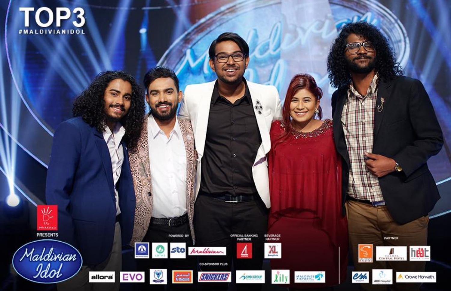 މޯލްޑިވިއަން އައިޑޮލް ދޭއްހެ ގަދަ ތިނެއް ޝޯގެ ދެ ހޯސްޓުންނާ އެކު.