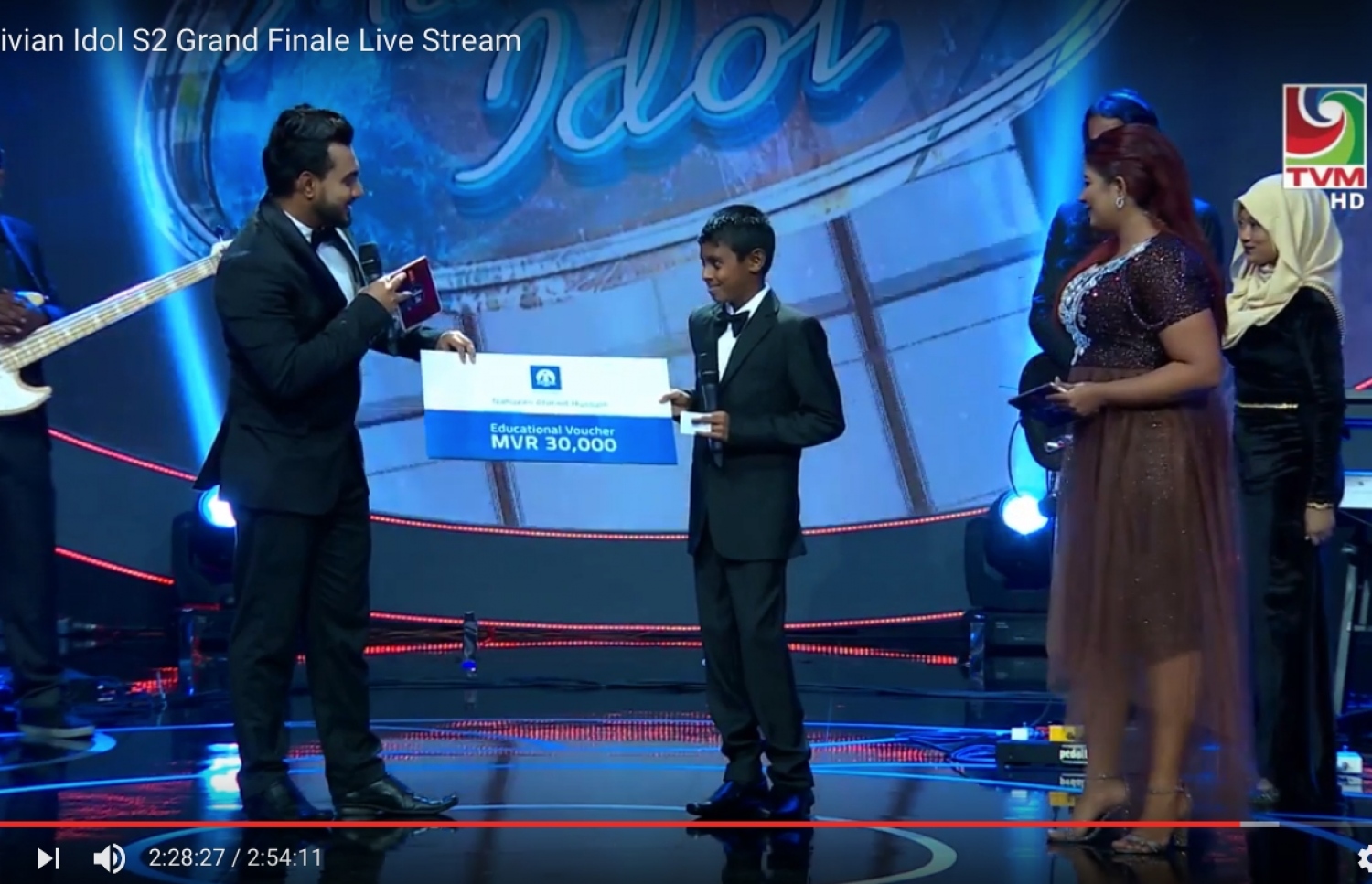 އެލައިޑްގެ ހަދިޔާ އަހޫއާ ހަވާލުކުރަނީ