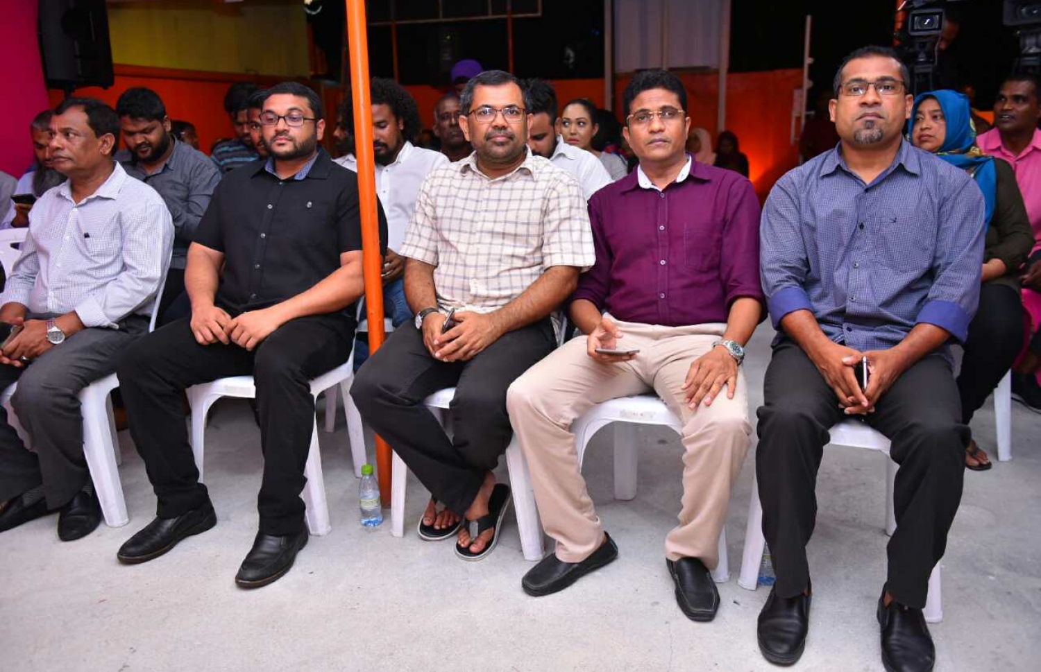 މިރޭ ޕީޕީއެމް ކޯލިޝަނުން ބައިވެރިވި ޖަލްސާގައި މަޖިލީހުގެ ބައެއް މެމްބަރުން ބައިވެރިވެ ވަޑައިގަންނަވަނީ-- ފޮޮޓޯ: ހުސެން ވަހީދު