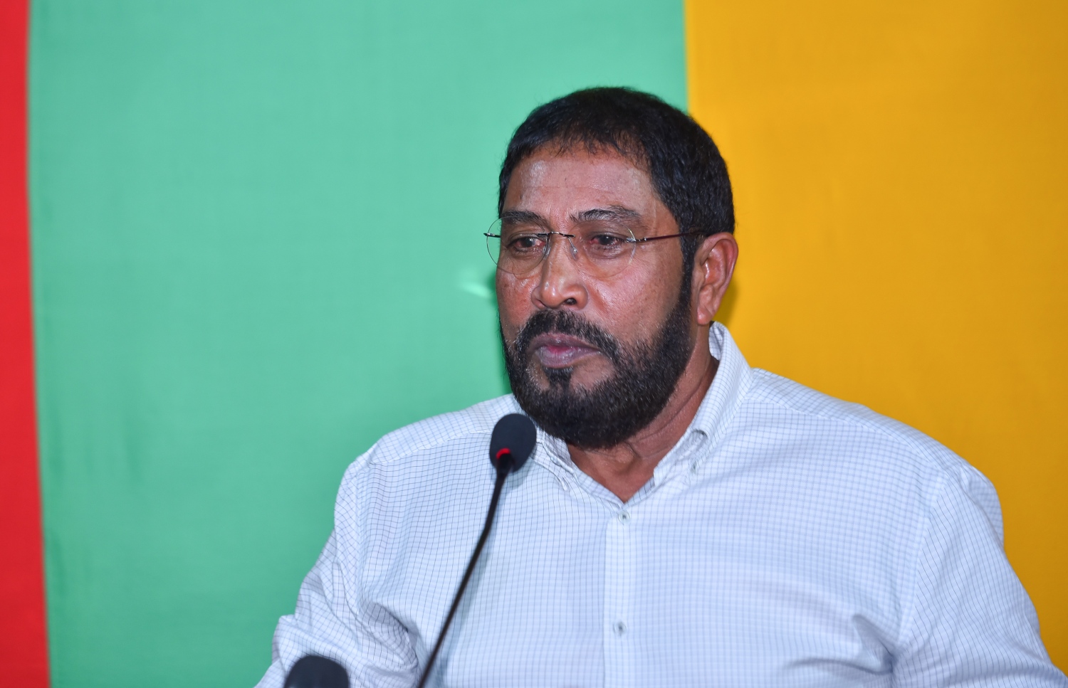 މާލެ، މޭ 17، 2017- އިދިކޮޅު ކޯލިޝަނުން އެމްޑީޕީގެ ހަރުގޭގައި ބޭއްވި ޖުމްހޫރީ ޕާޓީގެ ލީޑަރު ގާސިމް އިބްރާހިމް ވާހަކަ ދައްކަވަނީ.---މިހާރު ފޮޓޯ: ހުސެއިން ވަހީދު