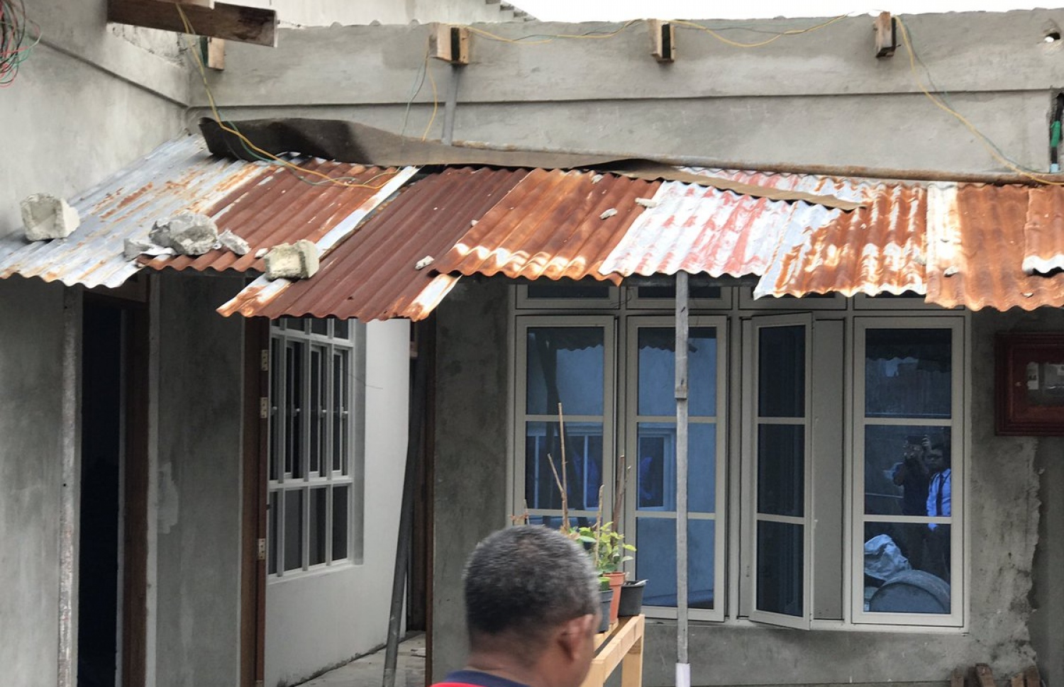 ނަގޫރޯޅީގައި ހިތަދޫ ގެއަކަށް ގެއްލުން ލިބިފައި. - ފޮޓޯ: ހީނާ ވަލީދު