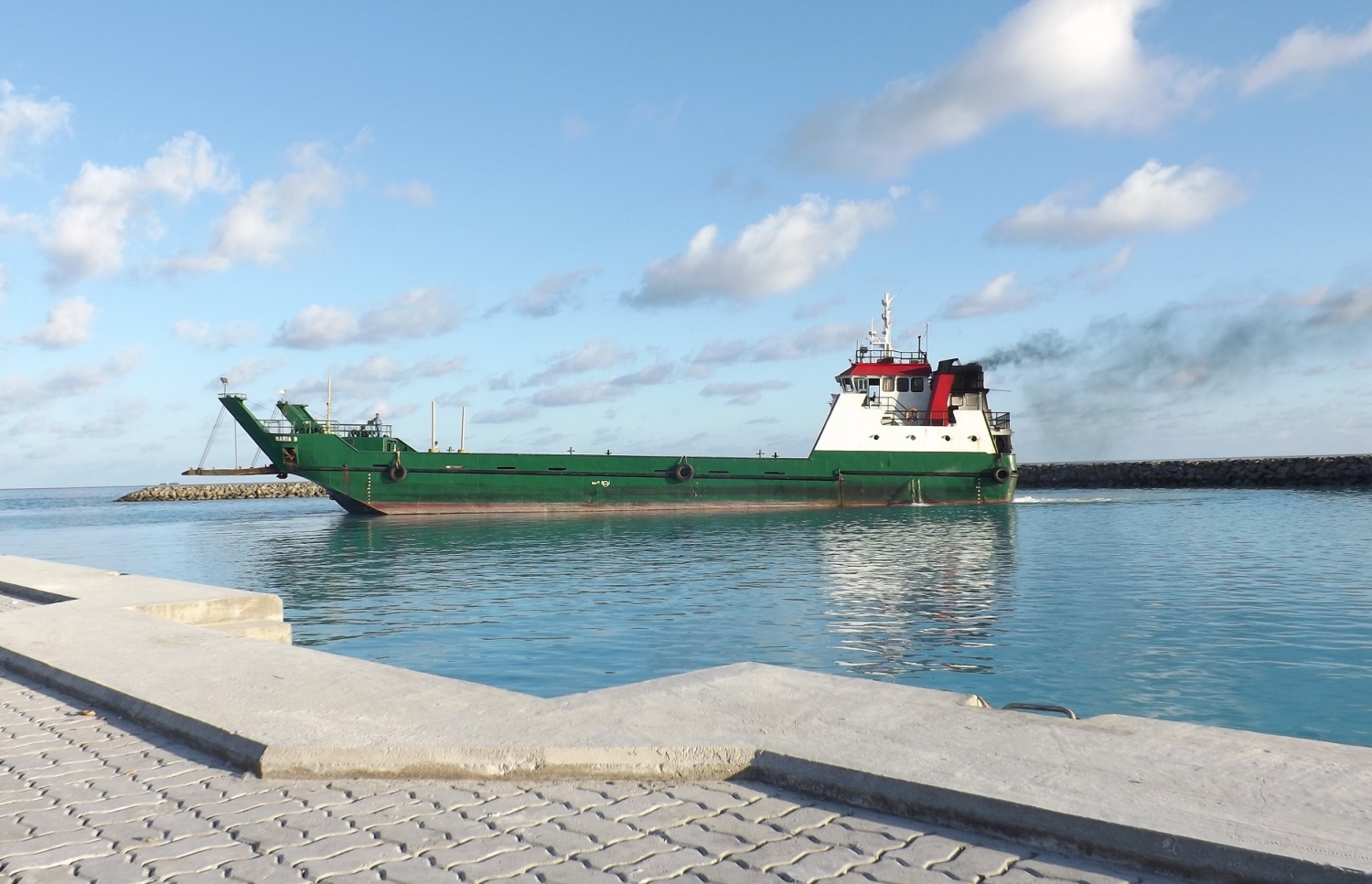 މޭ 16، 2017 ގައި ތުލުސްދޫން ފުރި ގޮތަށް ގެއްލިގެން ހޯދަމުން ދާ ސްރީ ލަންކާގެ ސެނޮކް ކުންފުނީގެ ކޮޅުވެއްޓި "މާރިޔާ 3" ރާއްޖޭގެ ބަނދަރެއްގައި