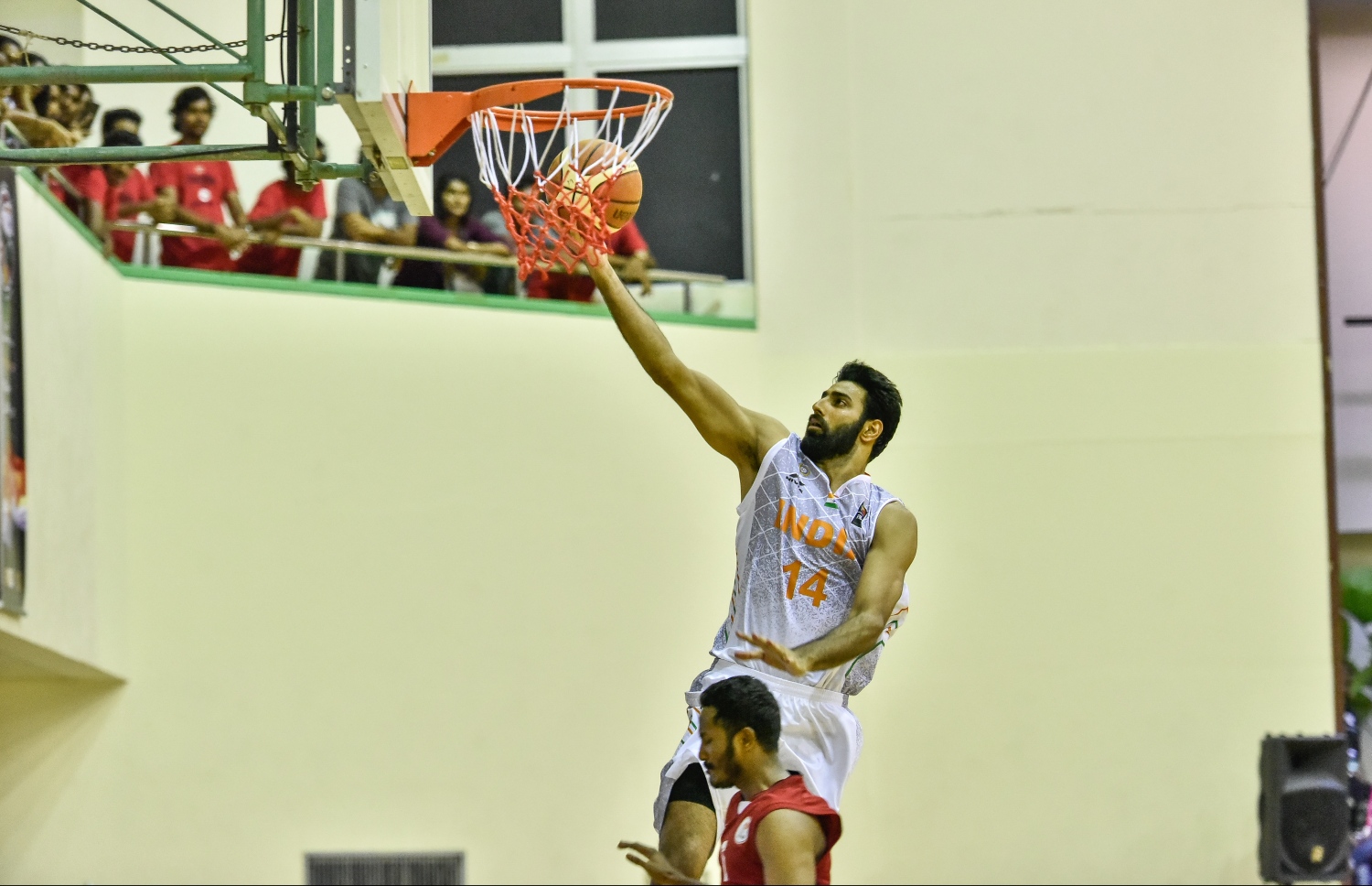 އިންޑިއާގެ ކުޅުންތެރިއަކު ސްކޯކުރަނީ. --ފޮޓޯ: ނިޝާން އަލީ/ މިހާރު