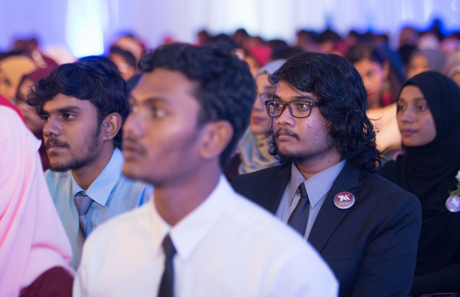 މާލެ: މޭ 22، 2017- އޭ ލެވެލްގެ ގަދަ 10 ގައި ހިމެނެނު ދަރިވަރުންނަށް އެވޯޑު ހަވާލުކުރުމަށް ބޭއްވި ހަފުލާގެ ތެރެއިން.--- ފޮޓޯ: ހުސެން ވަހީދު/ މިހާރު