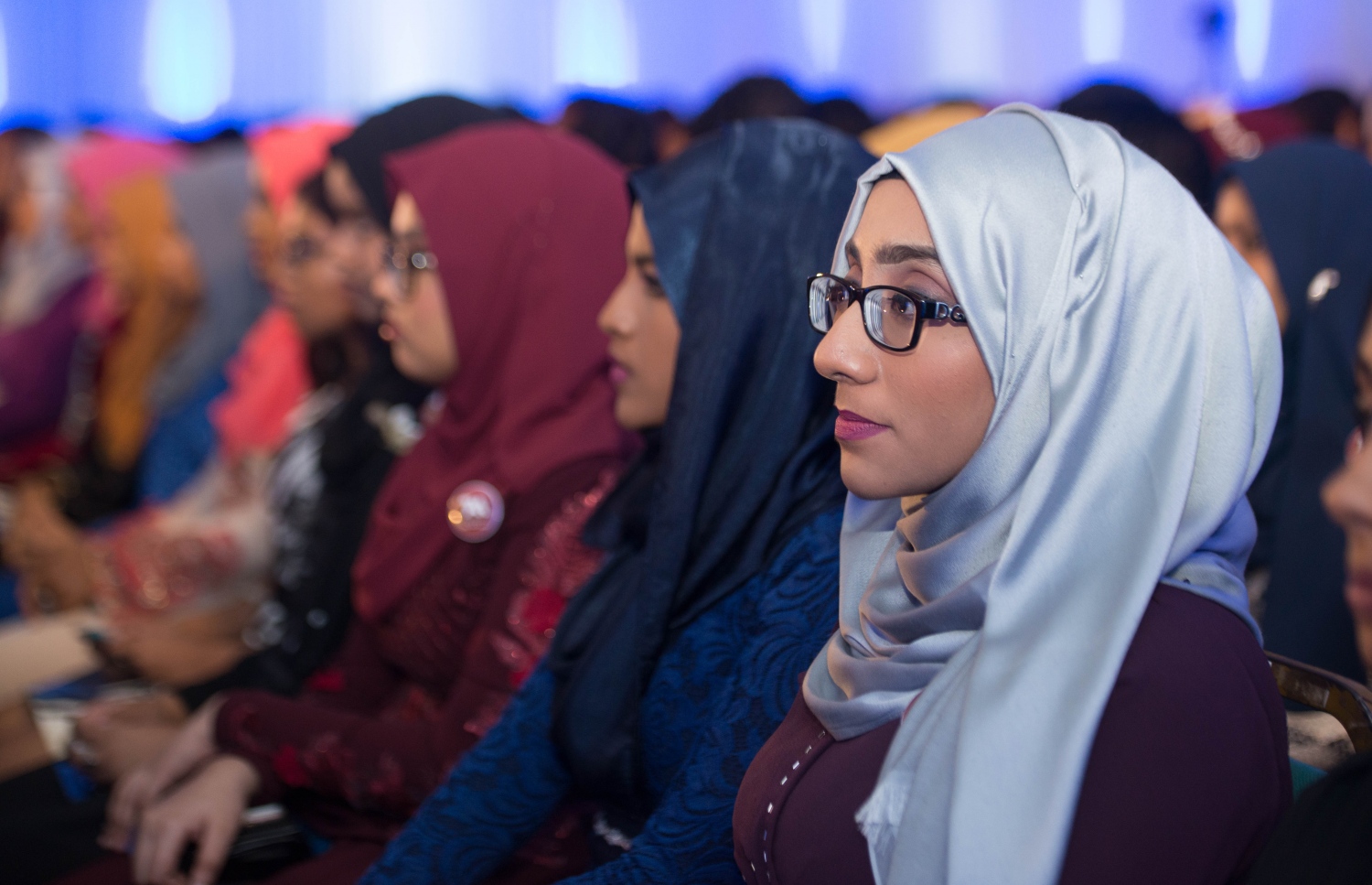 މާލެ: މޭ 22، 2017- އޭ ލެވެލްގެ ގަދަ 10 ގައި ހިމެނެނު ދަރިވަރުންނަށް އެވޯޑު ހަވާލުކުރުމަށް ބޭއްވި ހަފުލާގެ ތެރެއިން.--- ފޮޓޯ: ހުސެން ވަހީދު/ މިހާރު