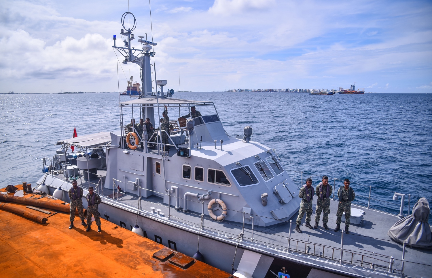 ރާއްޖޭގެ ކޯސްޓްގާޑް: ޑިފެންސް މިނިސްޓްރީން ބުނީ ރާއްޖެ ހިމެނޭ ސަރަހައްދު ބަލަހައްޓަމުން އަންނަ ކަމަށް-- މިހާރު ފޮޓޯ